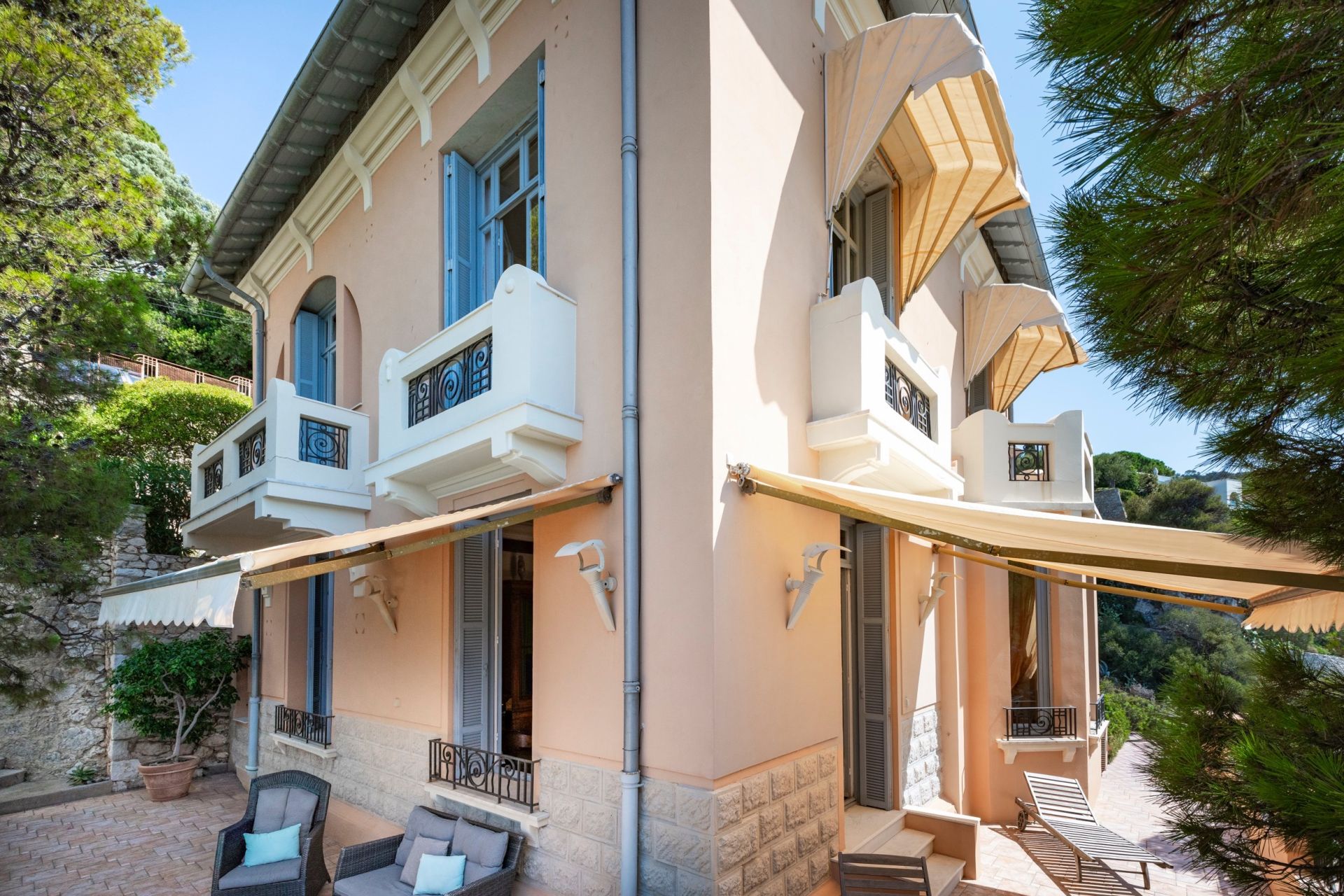 villa 6 Rooms for sale on NICE (06000)