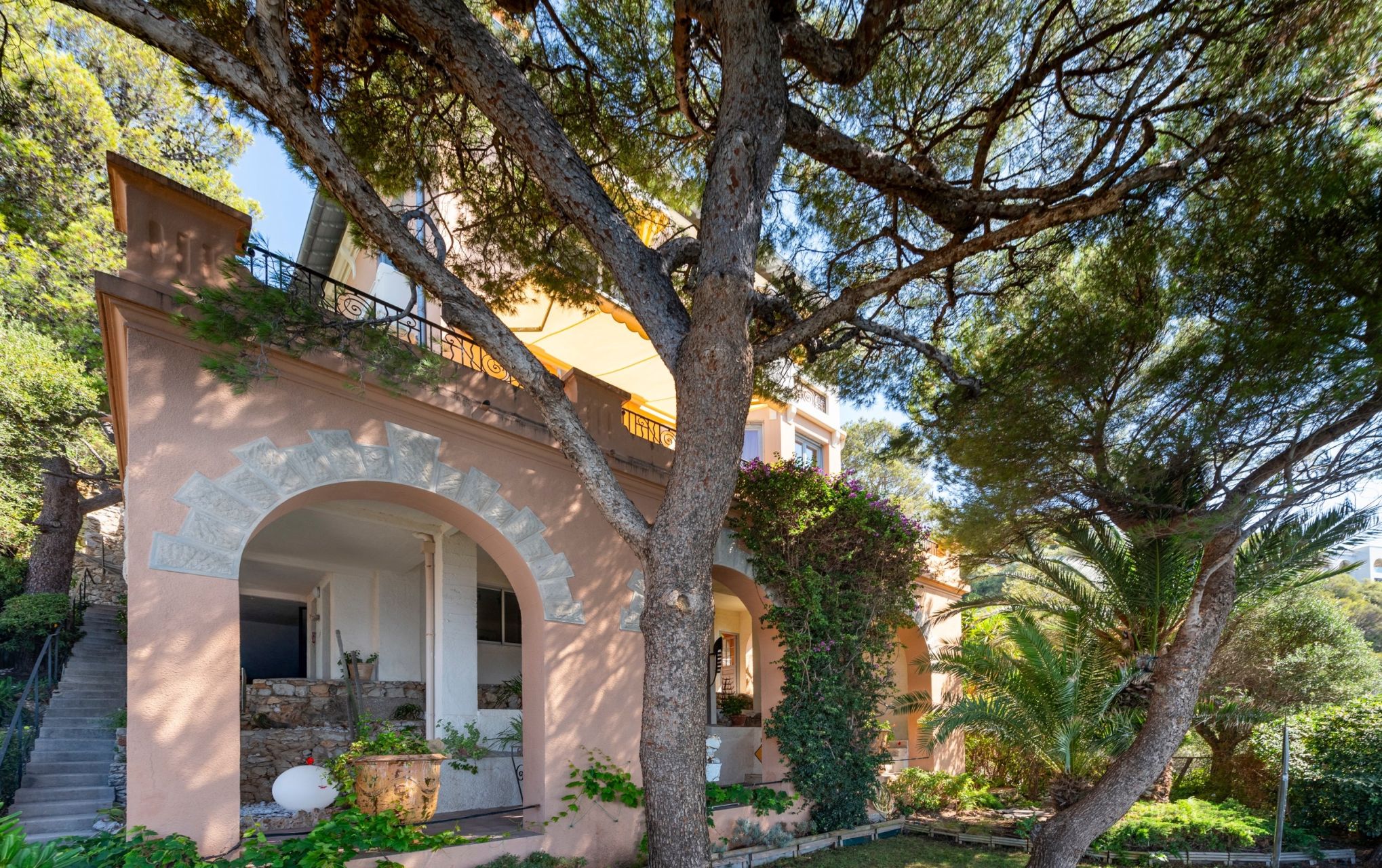 villa 6 Rooms for sale on NICE (06000)