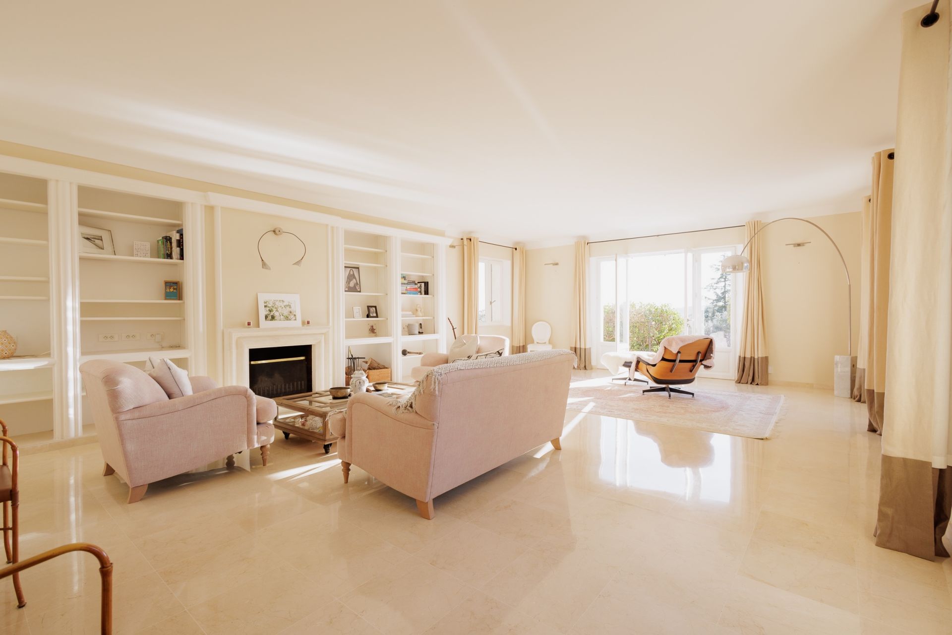maison provençale 11 Pièces en vente sur LA COLLE SUR LOUP (06480)