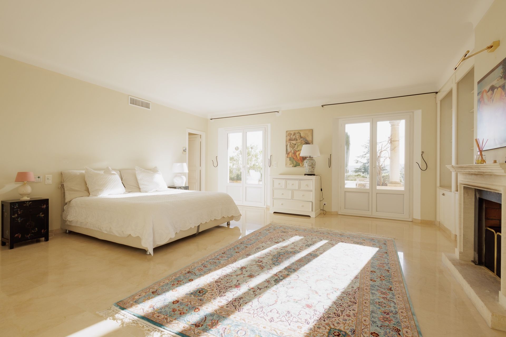 maison provençale 11 Pièces en vente sur LA COLLE SUR LOUP (06480)