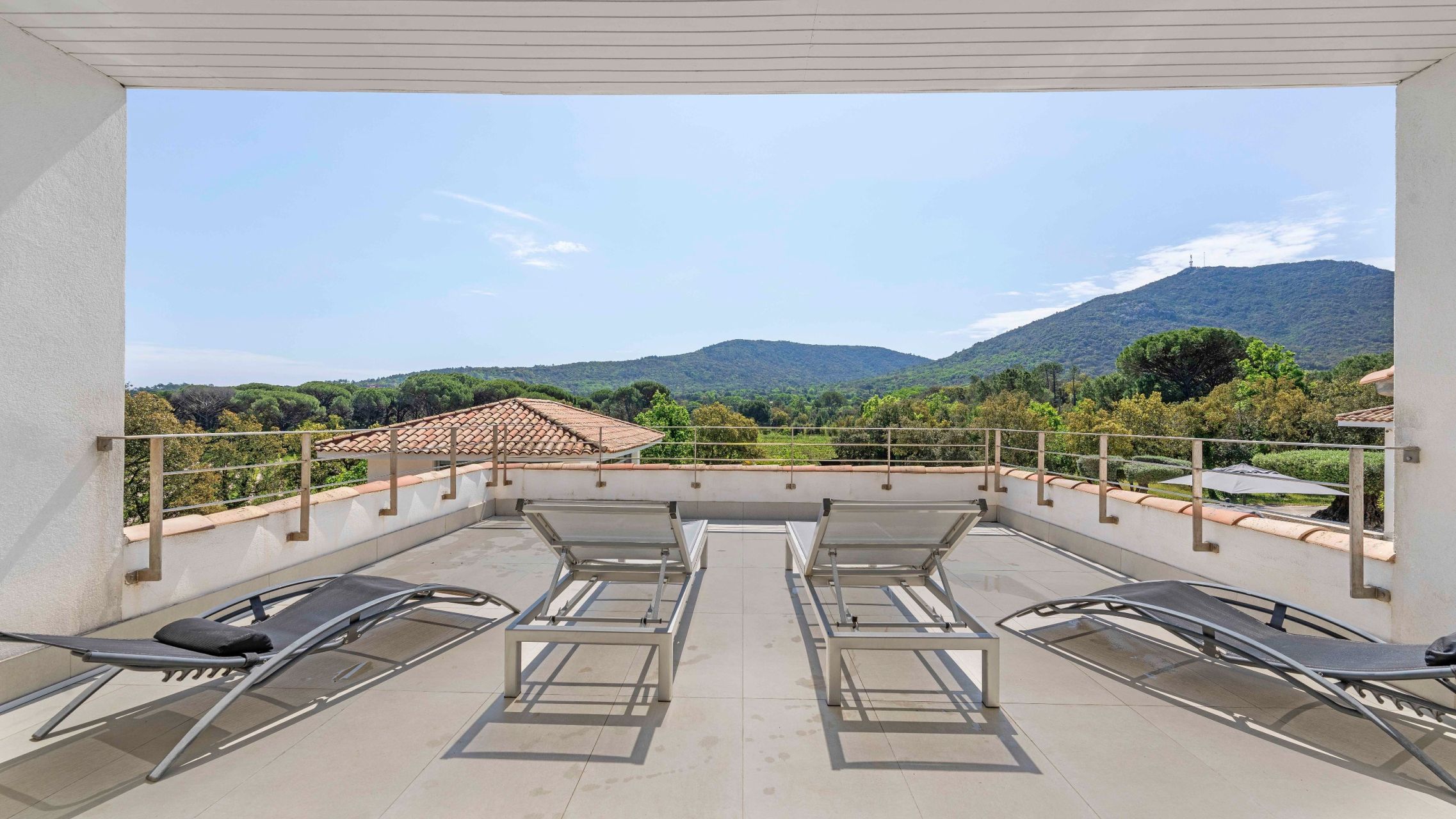 villa 12 Pièces en vente sur LE PLAN DE LA TOUR (83120)