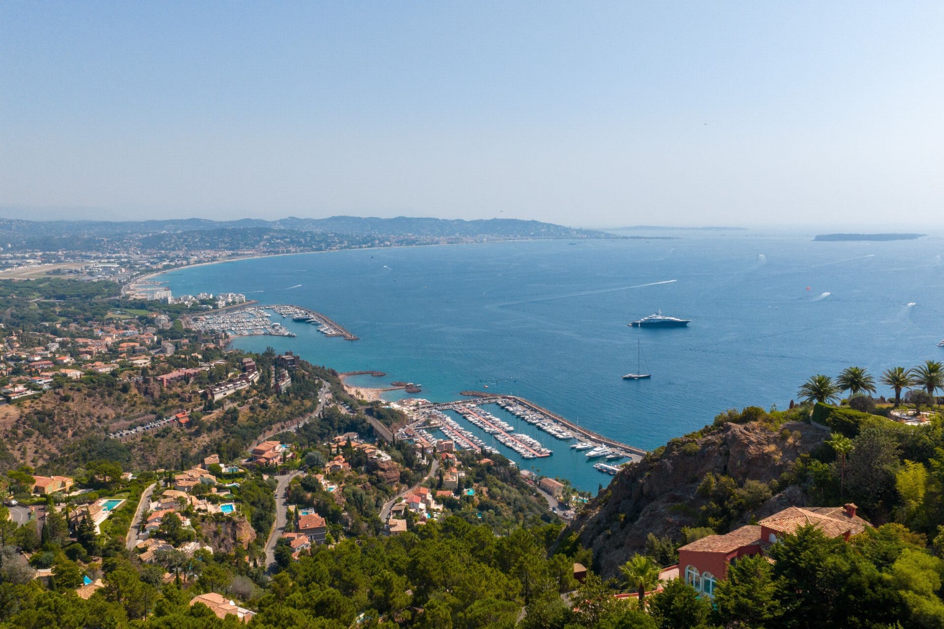 villa 8 Pièces en vente sur THEOULE SUR MER (06590)