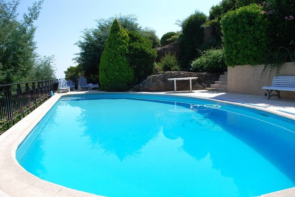 villa 8 Pièces en vente sur THEOULE SUR MER (06590)