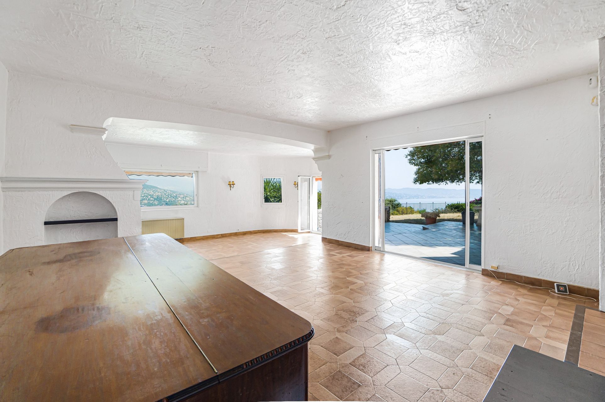 villa 8 Pièces en vente sur THEOULE SUR MER (06590)