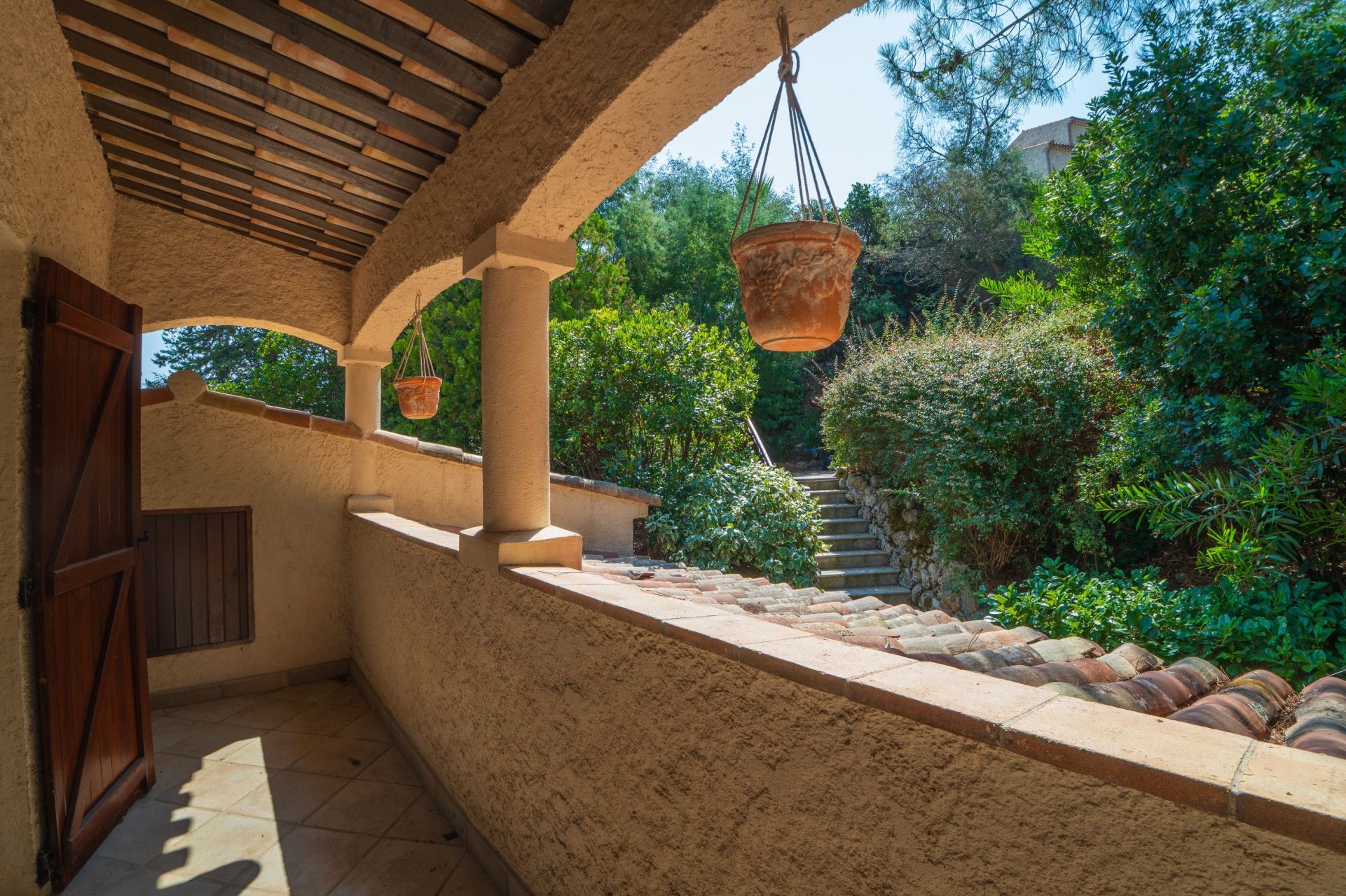 villa 8 Pièces en vente sur THEOULE SUR MER (06590)