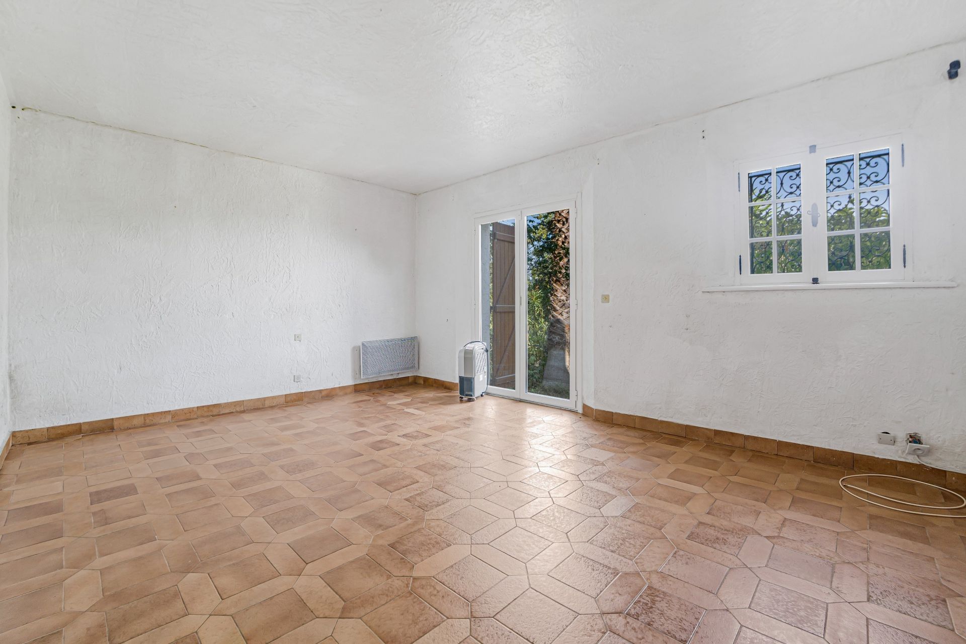 villa 8 Pièces en vente sur THEOULE SUR MER (06590)