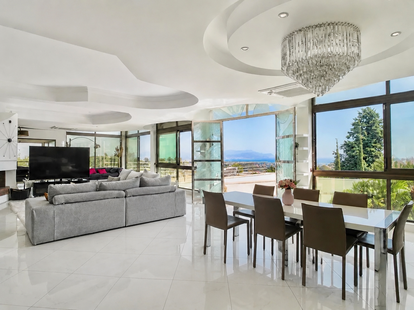contemporary house 7 Rooms for sale on CANNES (06400)