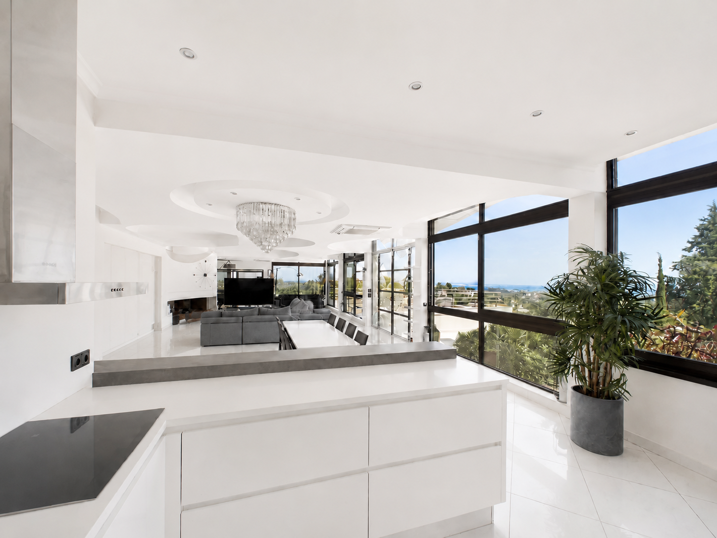 contemporary house 7 Rooms for sale on CANNES (06400)