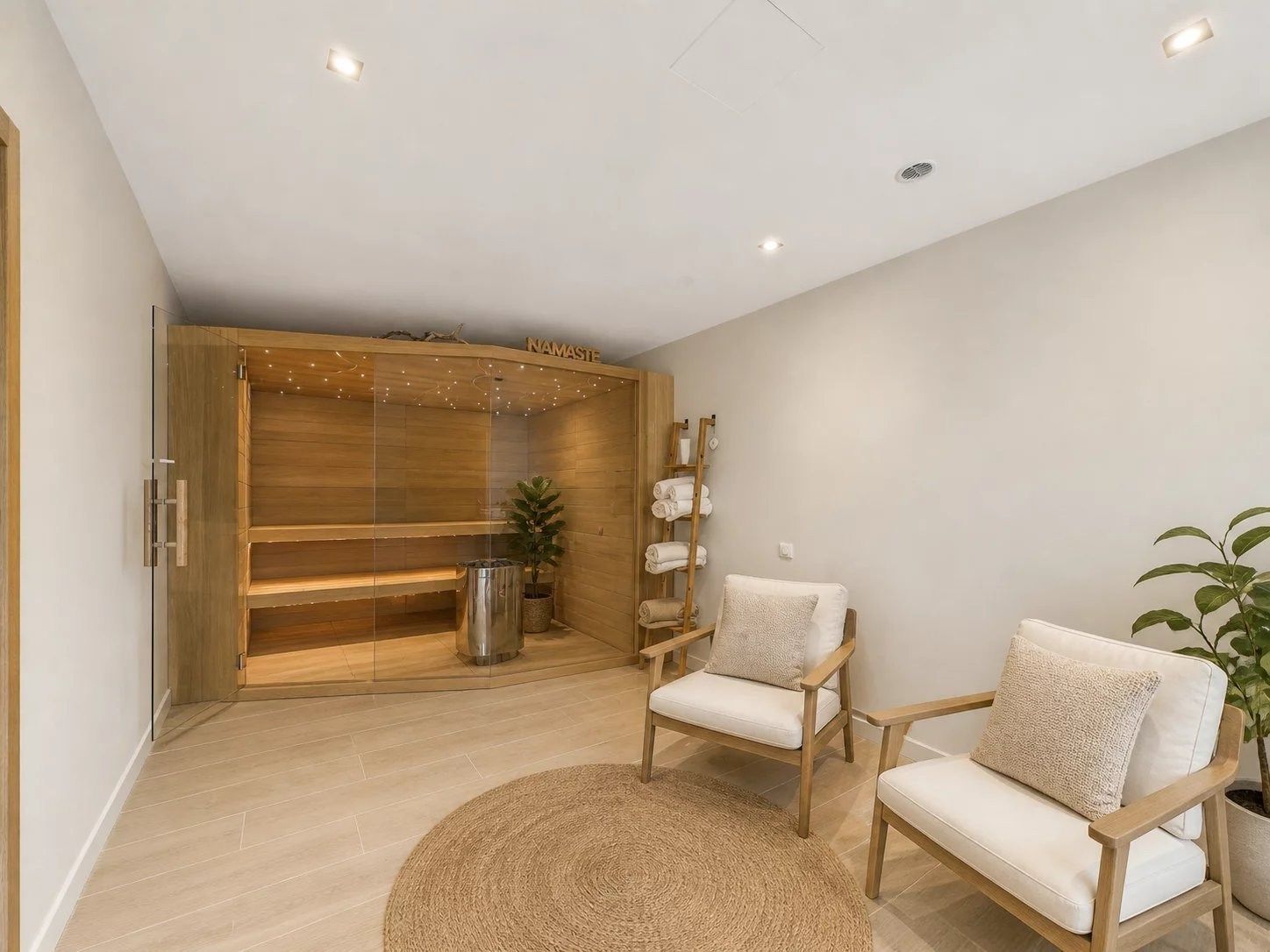 contemporary house 7 Rooms for sale on CANNES (06400)