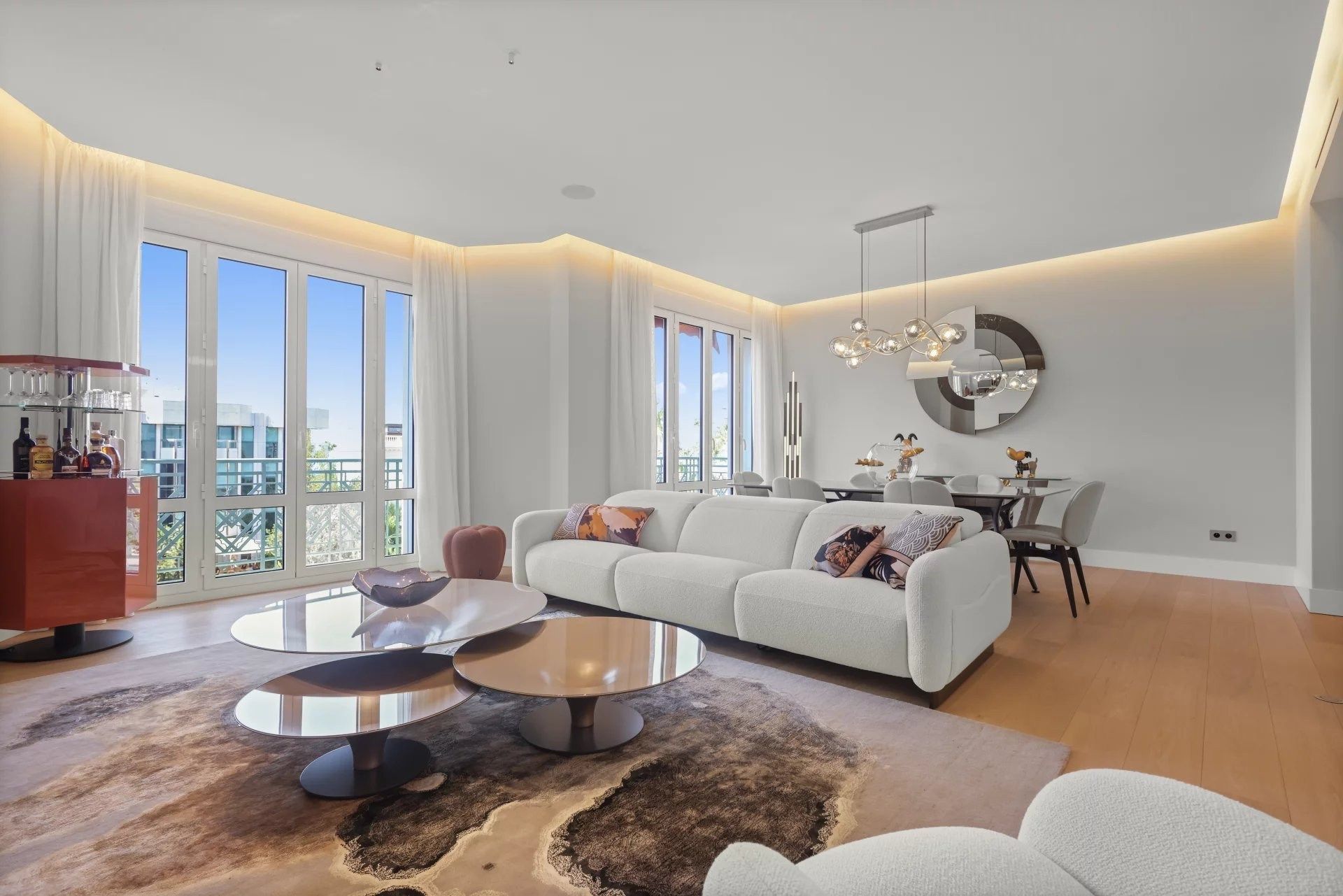 apartment 4 Rooms for sale on CANNES (06400)