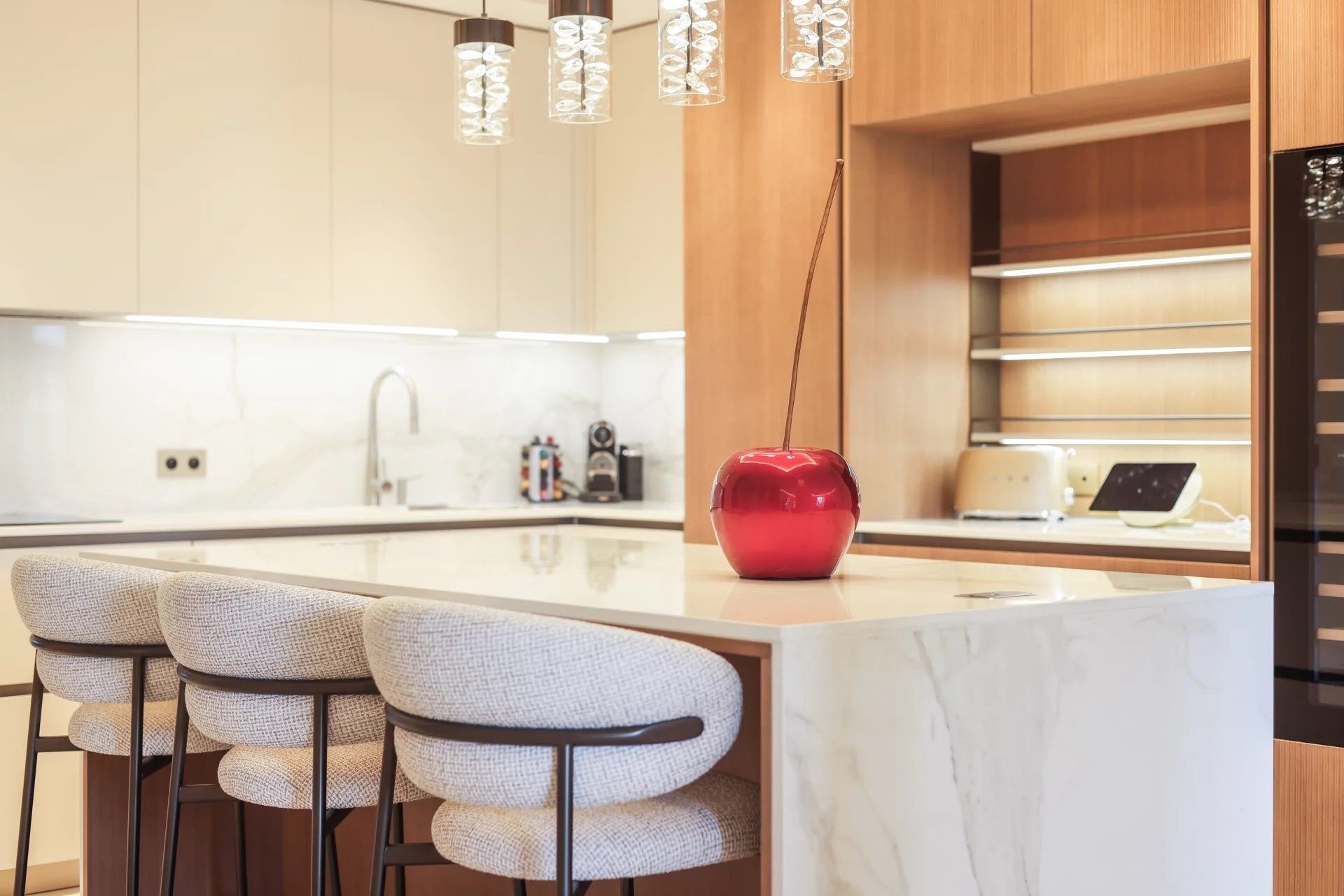 apartment 4 Rooms for sale on CANNES (06400)