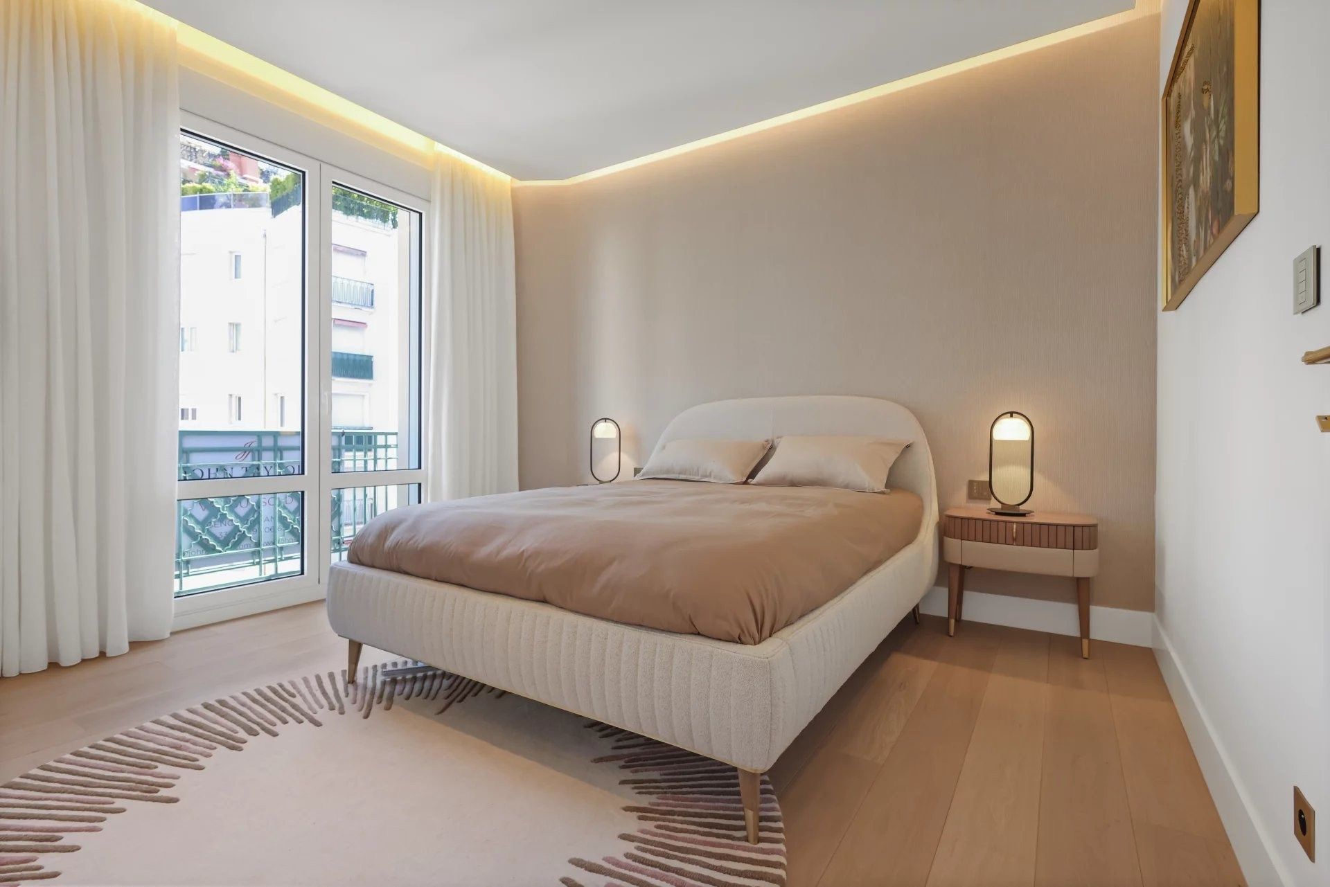apartment 4 Rooms for sale on CANNES (06400)