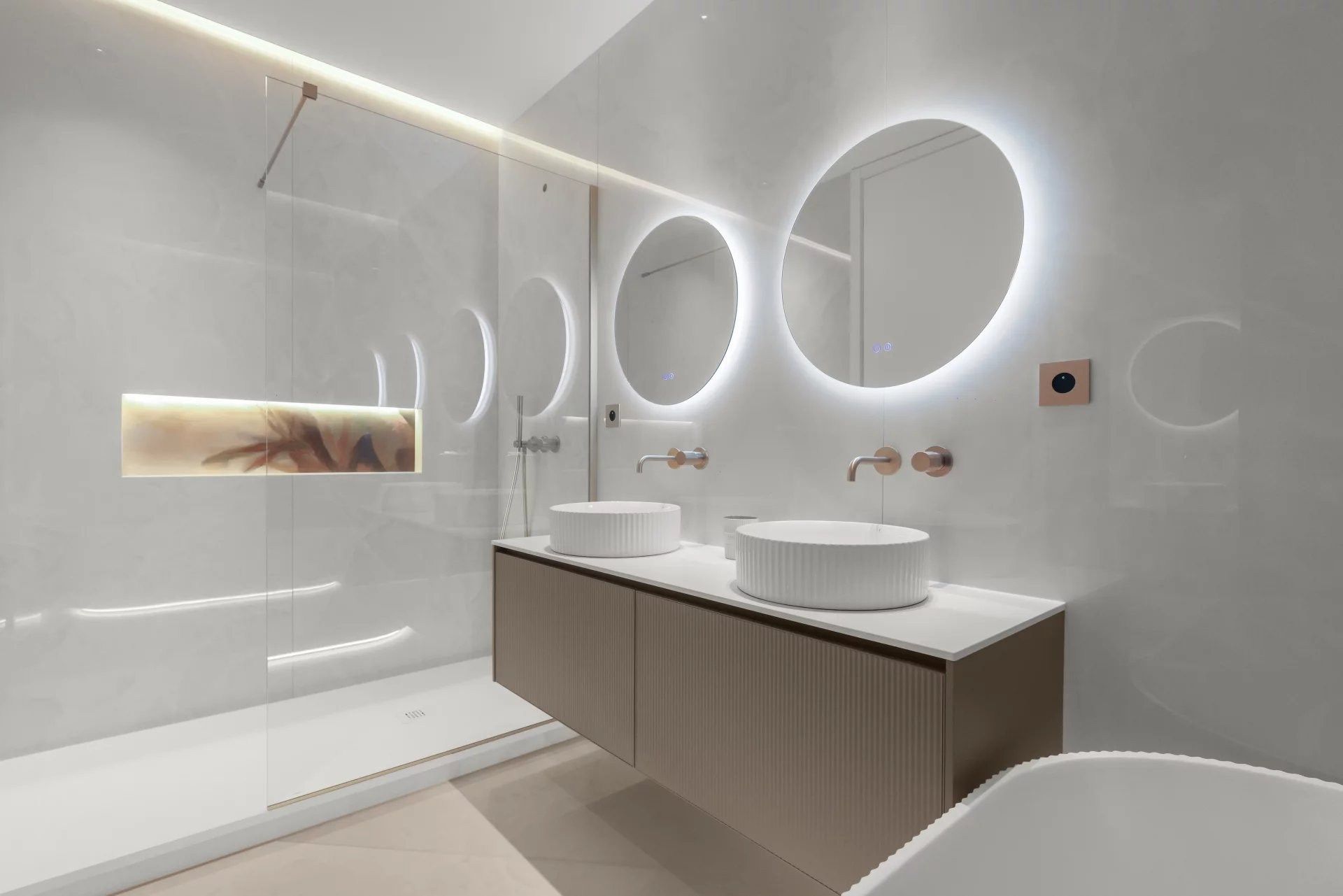 apartment 4 Rooms for sale on CANNES (06400)