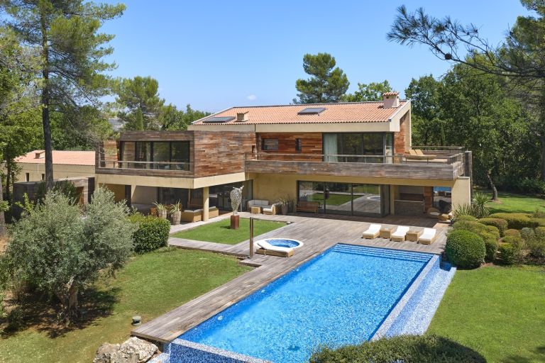 maison contemporaine 6 Pièces en vente sur FAYENCE (83440)
