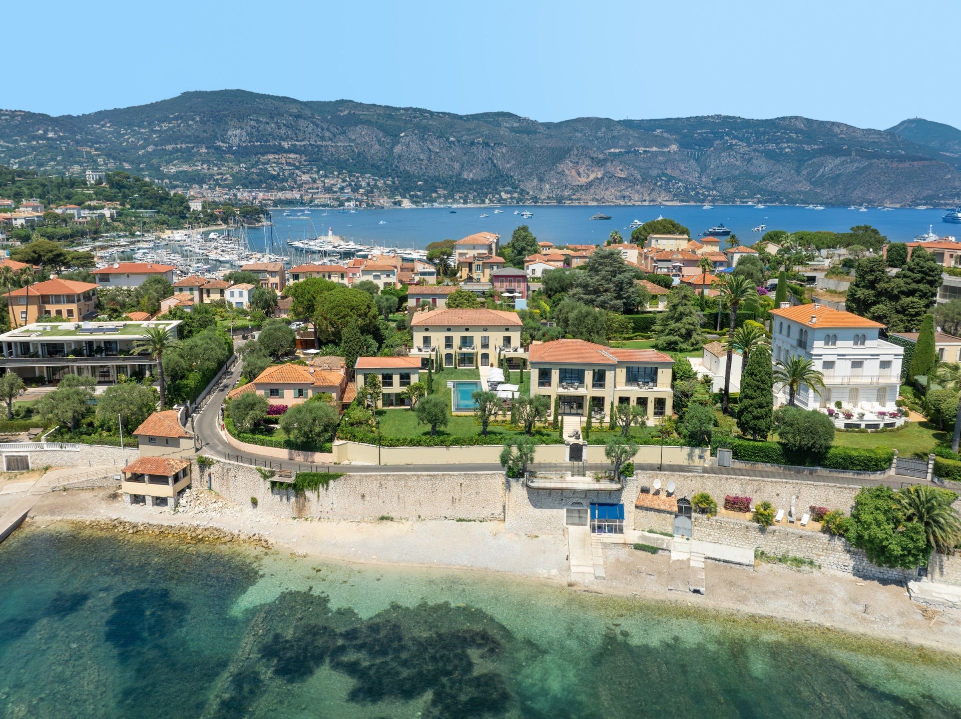 contemporary house 12 Rooms for sale on ST JEAN CAP FERRAT (06230)