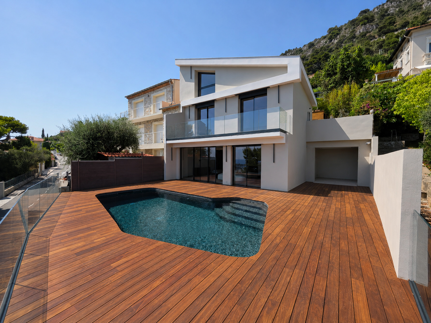 contemporary house 4 Rooms for sale on BEAULIEU SUR MER (06310)