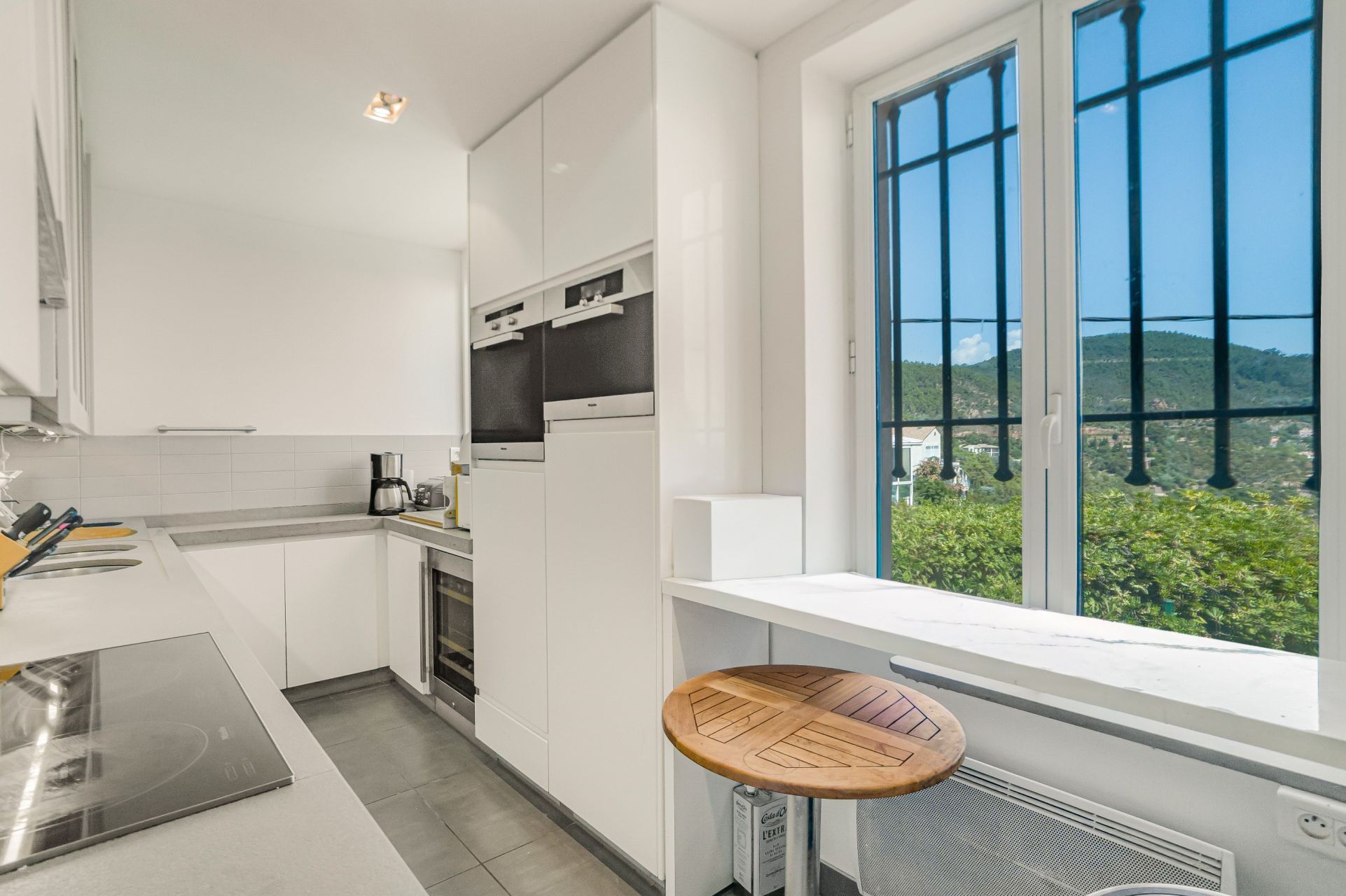 provencal house 7 Rooms for sale on THEOULE SUR MER (06590)