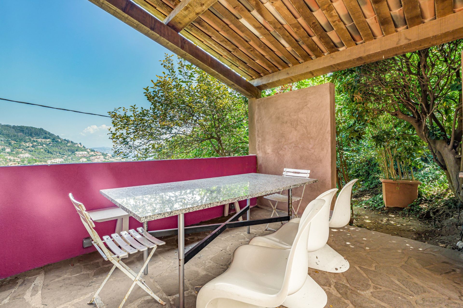 provencal house 7 Rooms for sale on THEOULE SUR MER (06590)