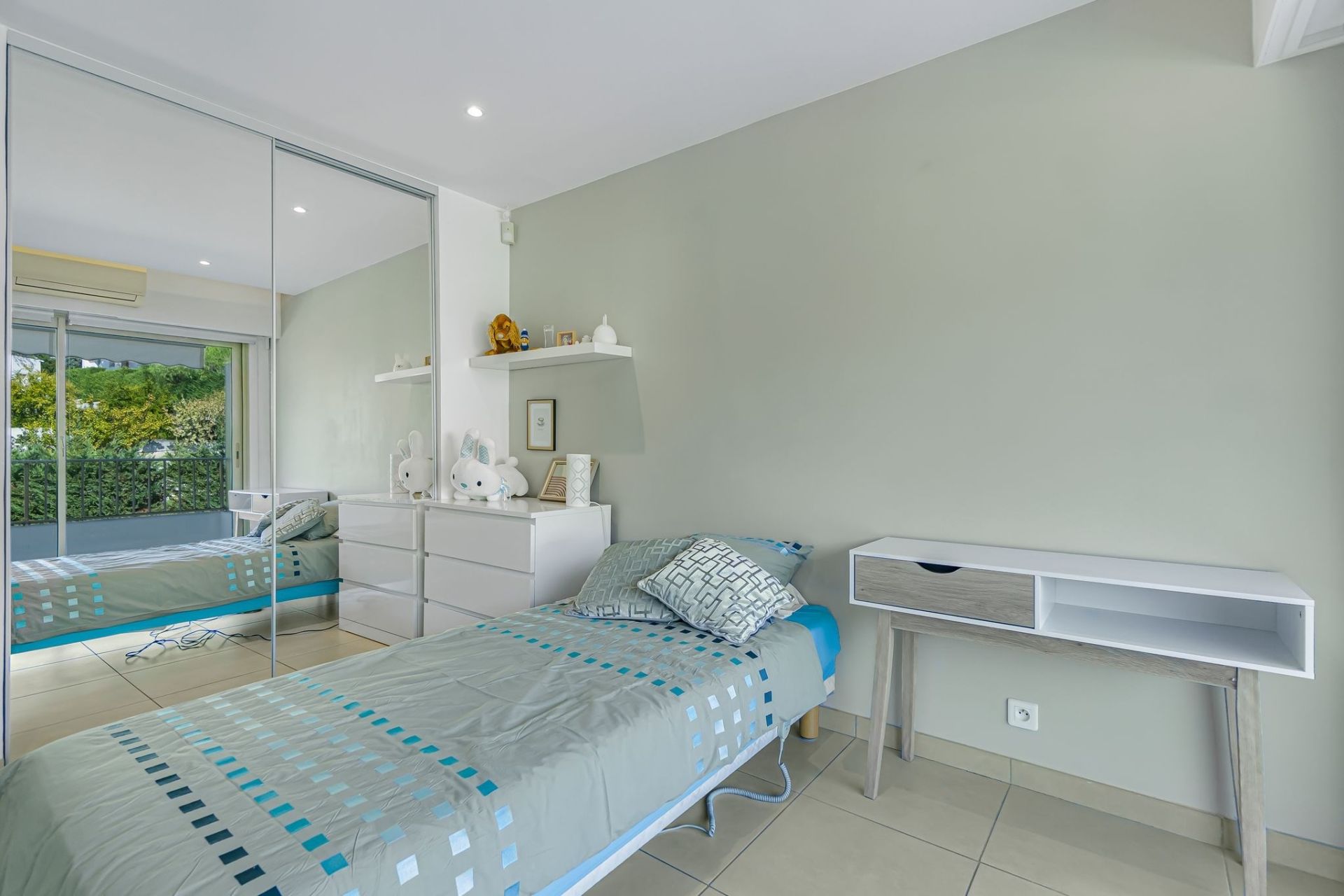 apartment 3 Rooms for sale on LE GOLFE JUAN (06220)