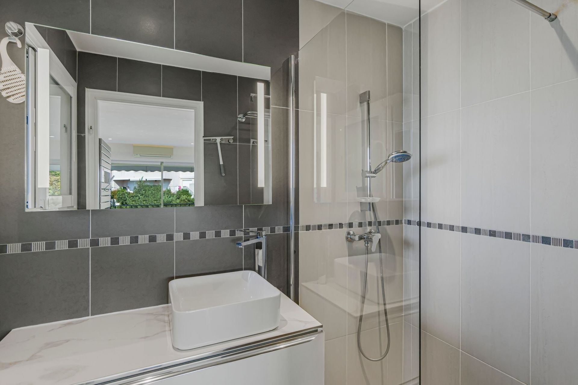 apartment 3 Rooms for sale on LE GOLFE JUAN (06220)