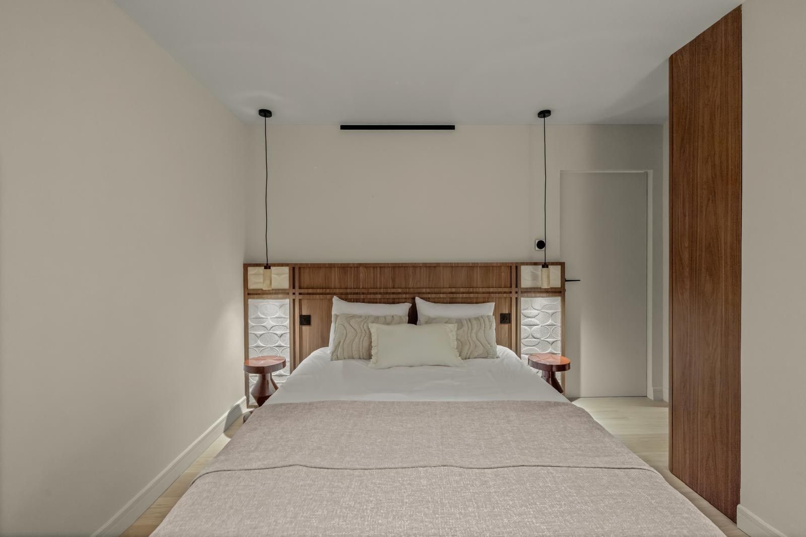 apartment 3 Rooms for sale on VALLAURIS (06220)