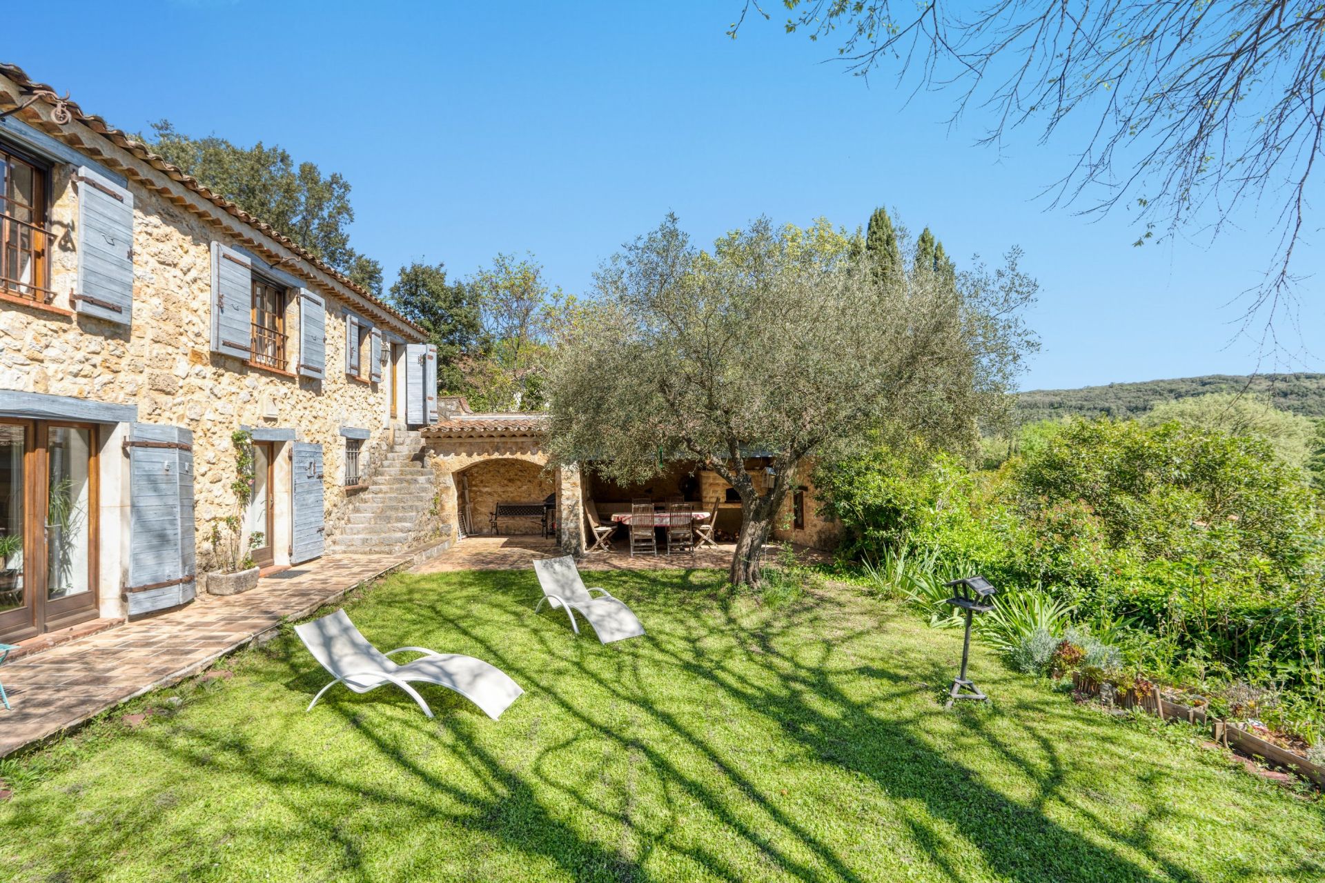 villa 6 Pièces en vente sur MONTAUROUX (83440)