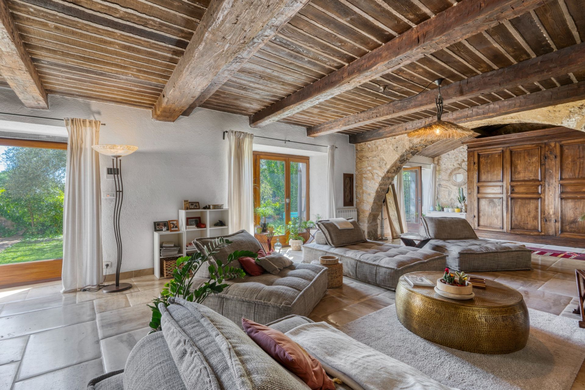 villa 6 Pièces en vente sur MONTAUROUX (83440)