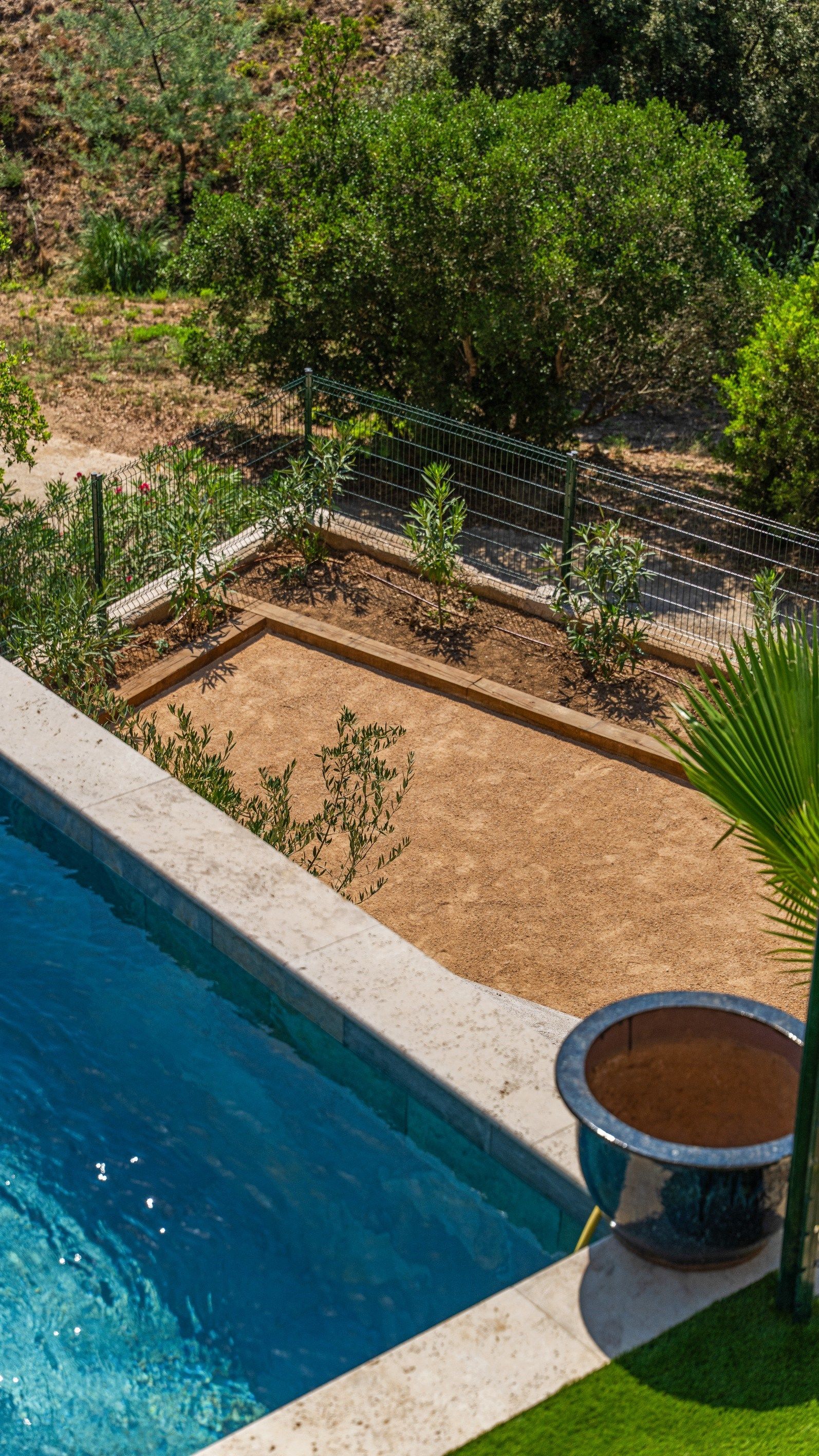 villa 7 Rooms for sale on LES ISSAMBRES (83380)
