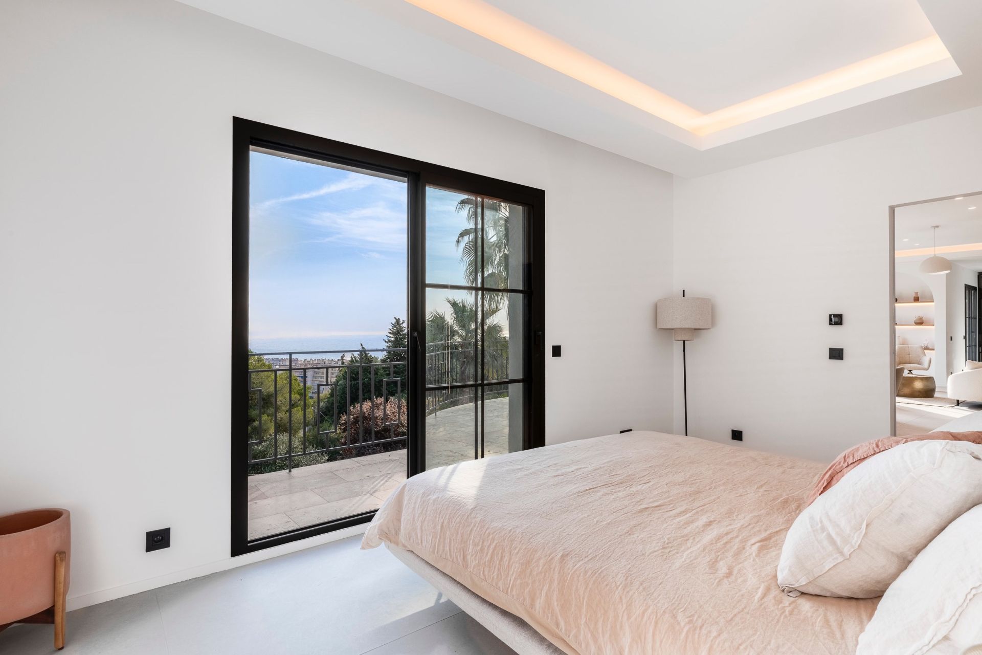 villa 5 Rooms for sale on ROQUEBRUNE CAP MARTIN (06190)