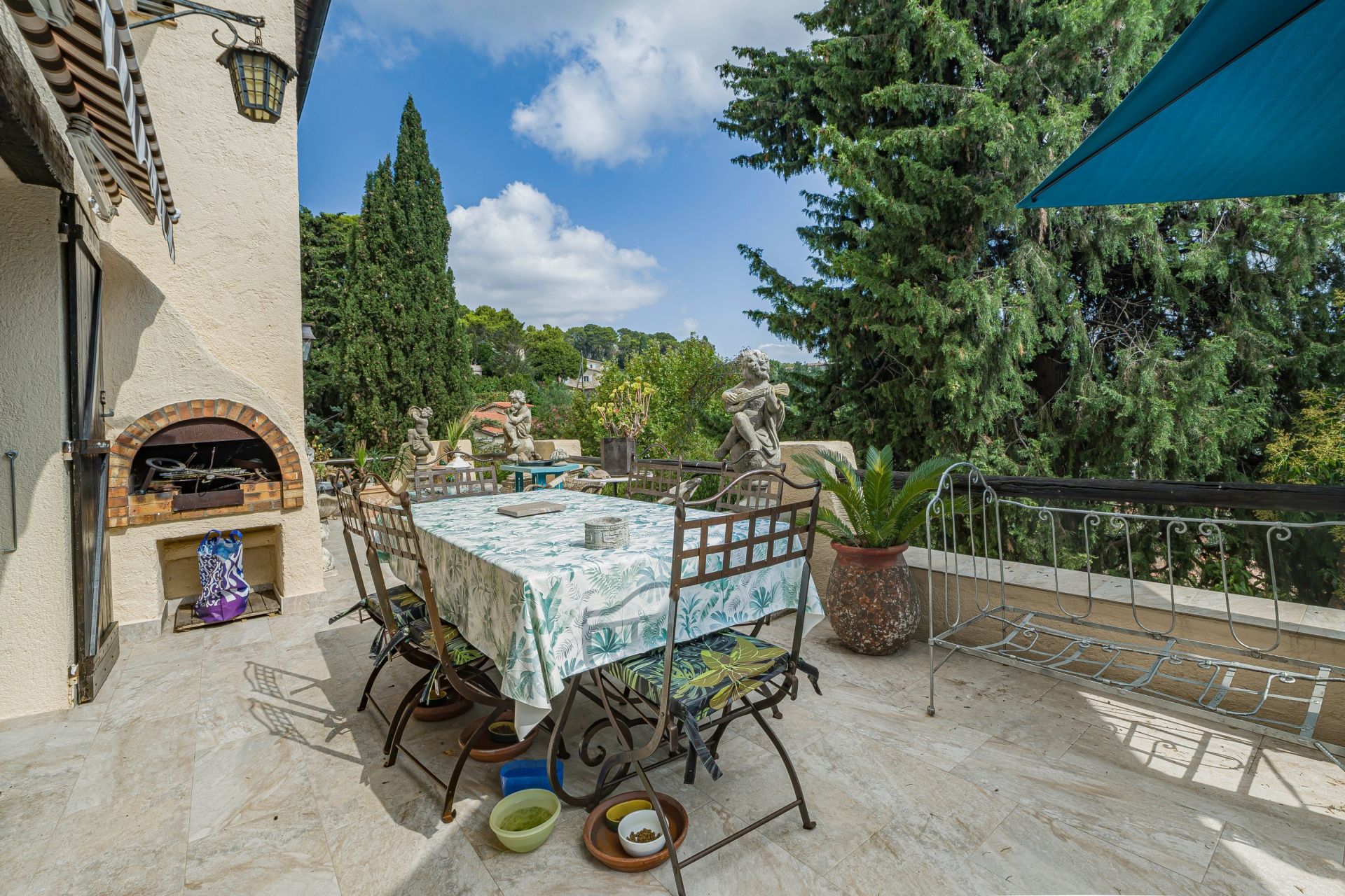 bastide 5 Rooms for sale on MOUGINS (06250)