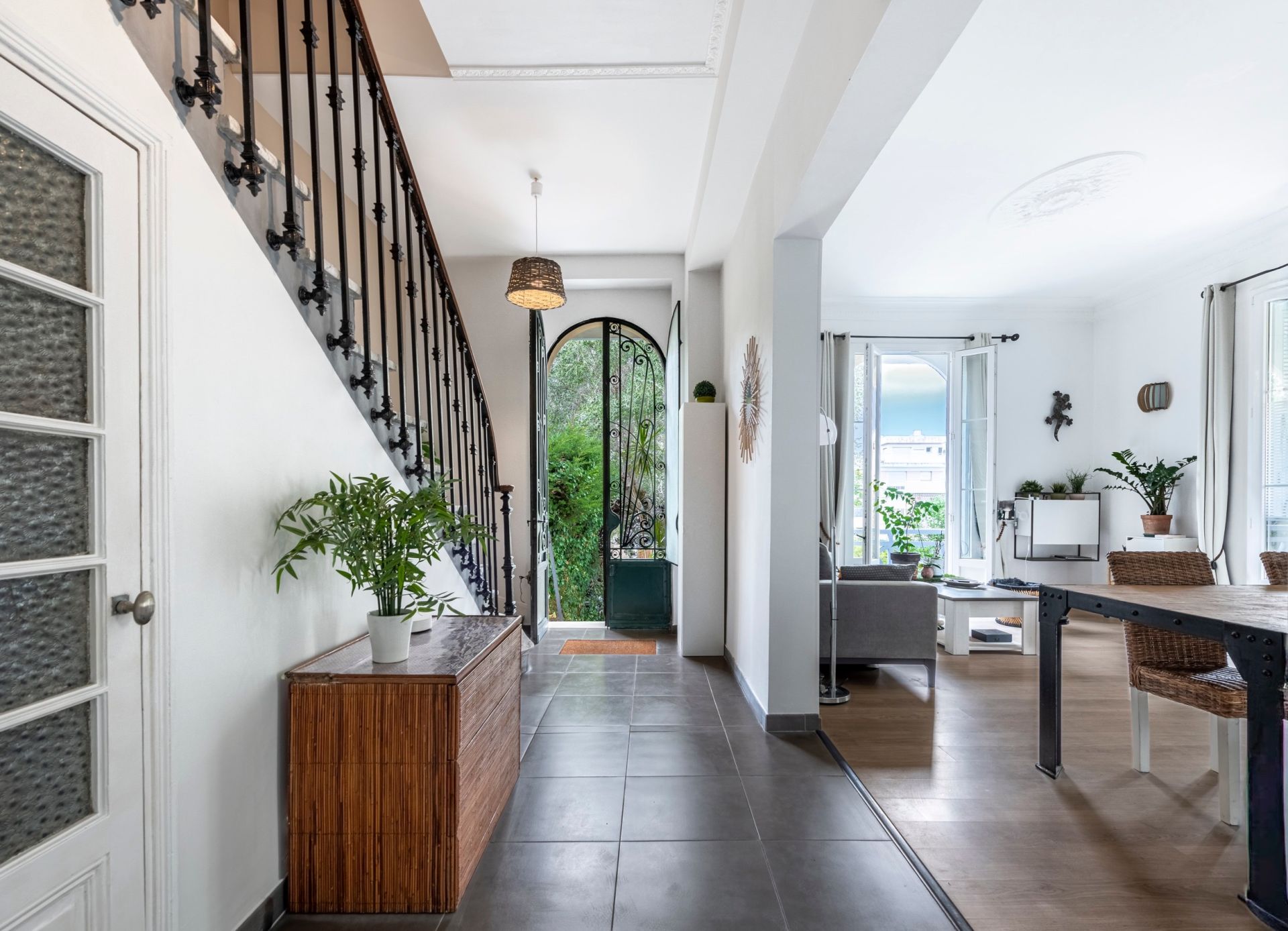 villa 6 Rooms for sale on NICE (06000)