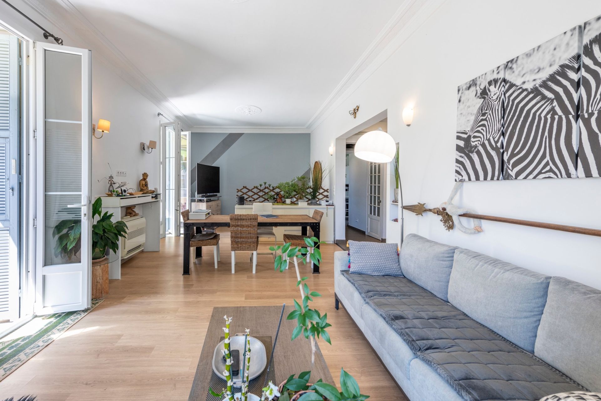 villa 6 Rooms for sale on NICE (06000)