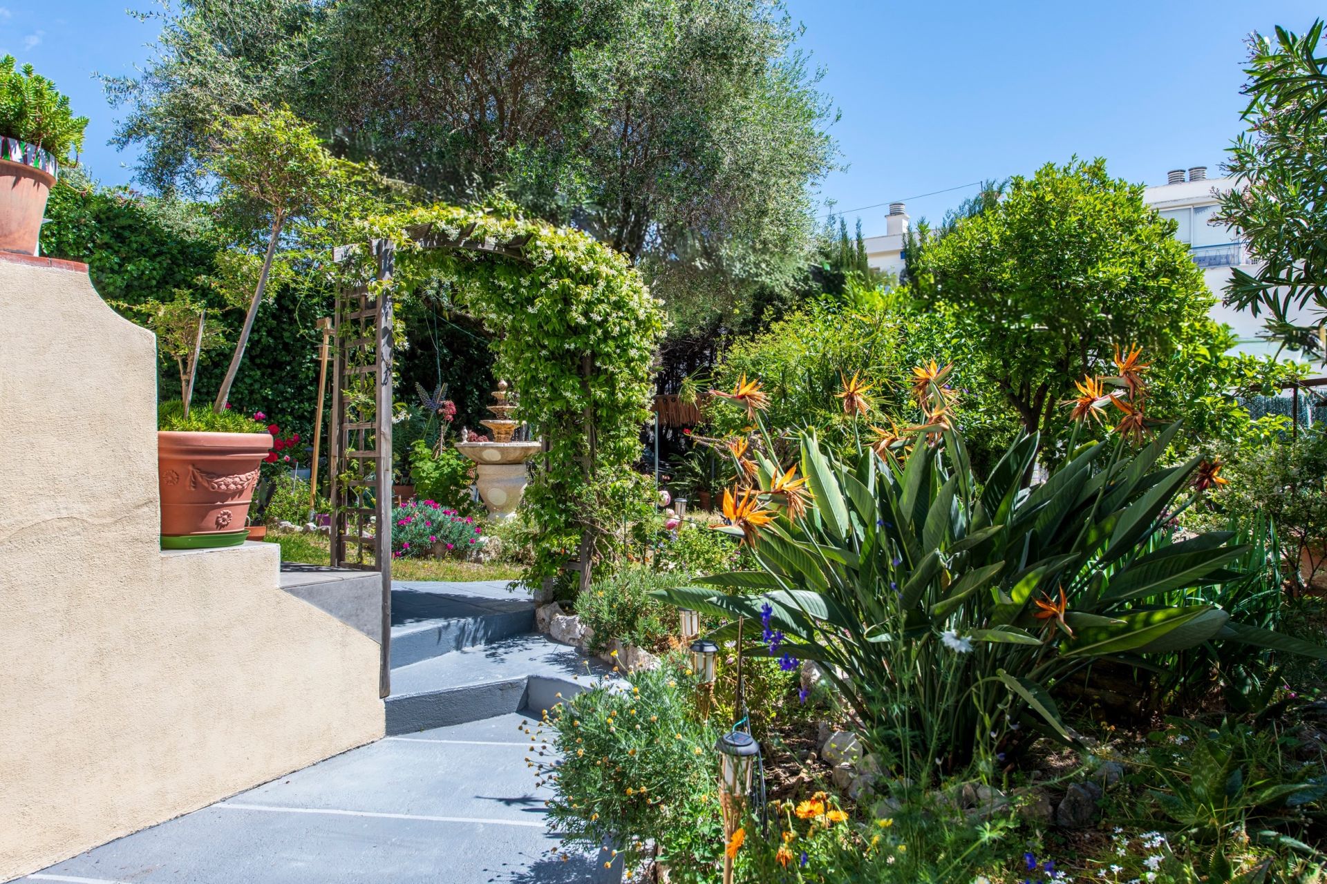 villa 6 Rooms for sale on NICE (06000)