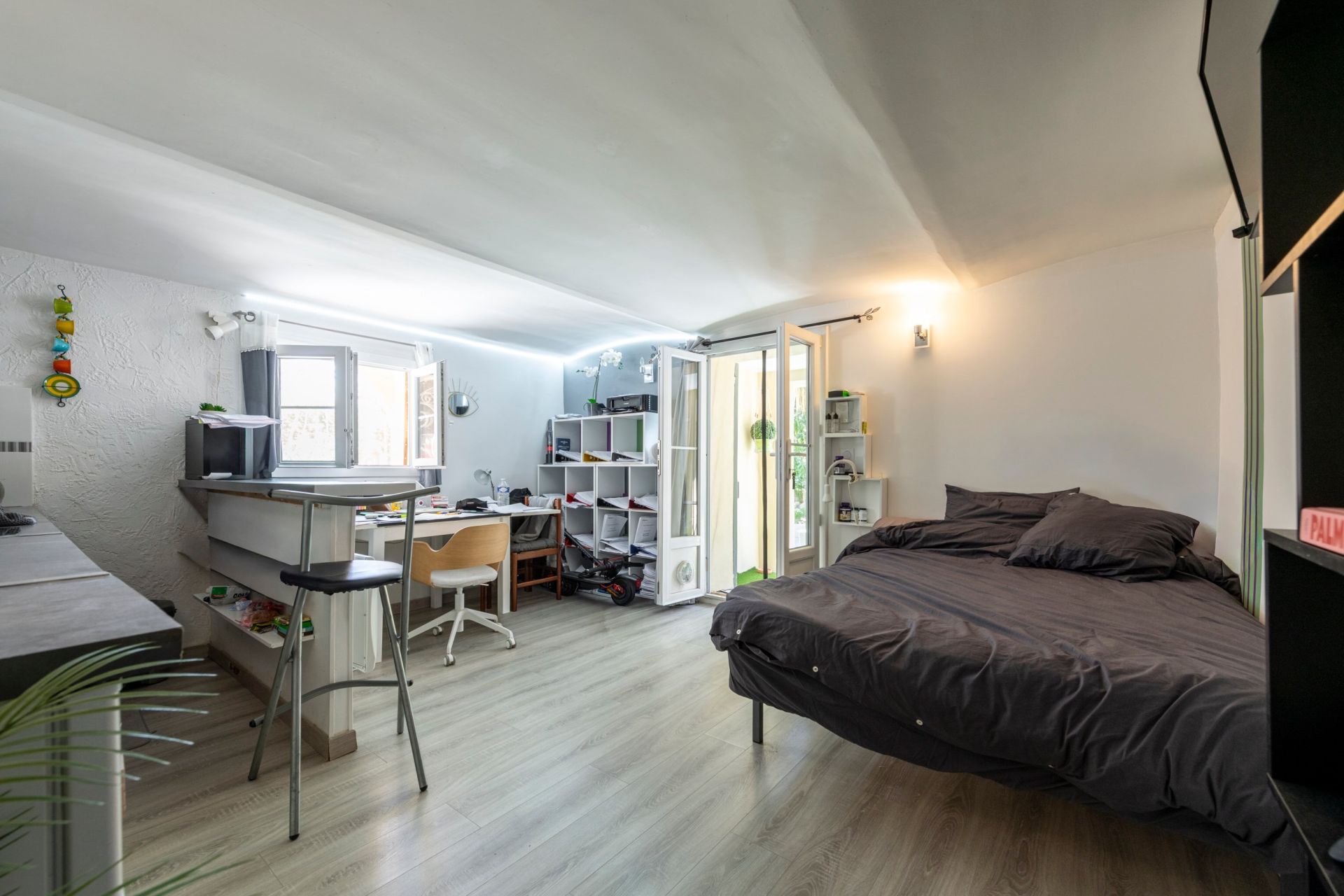 villa 6 Rooms for sale on NICE (06000)
