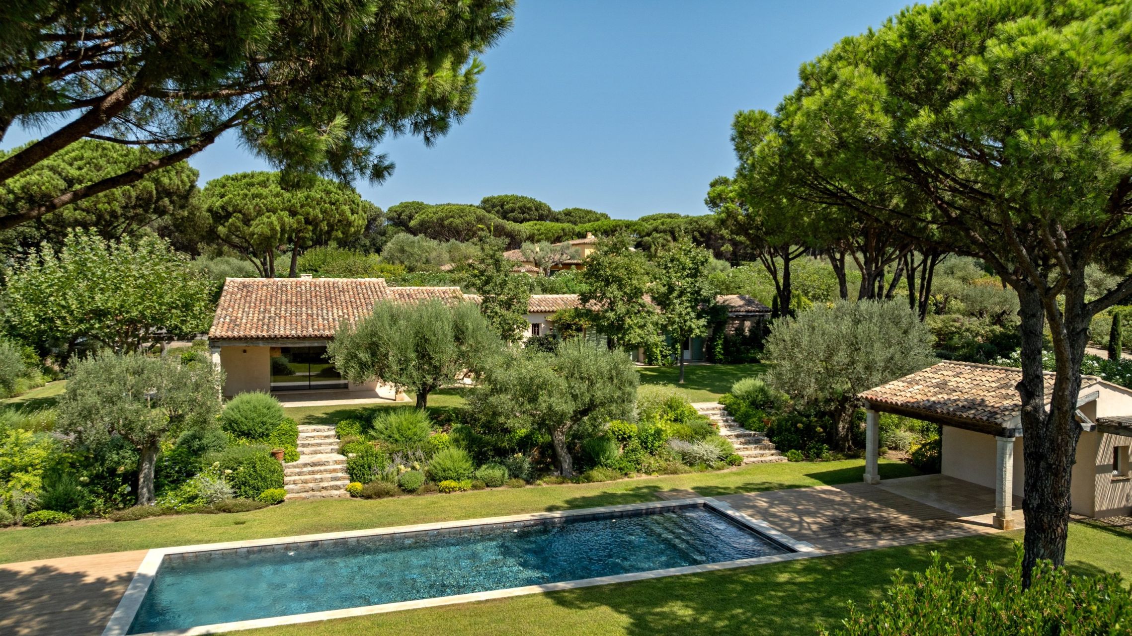 provencal house 13 Rooms for sale on ST TROPEZ (83990)