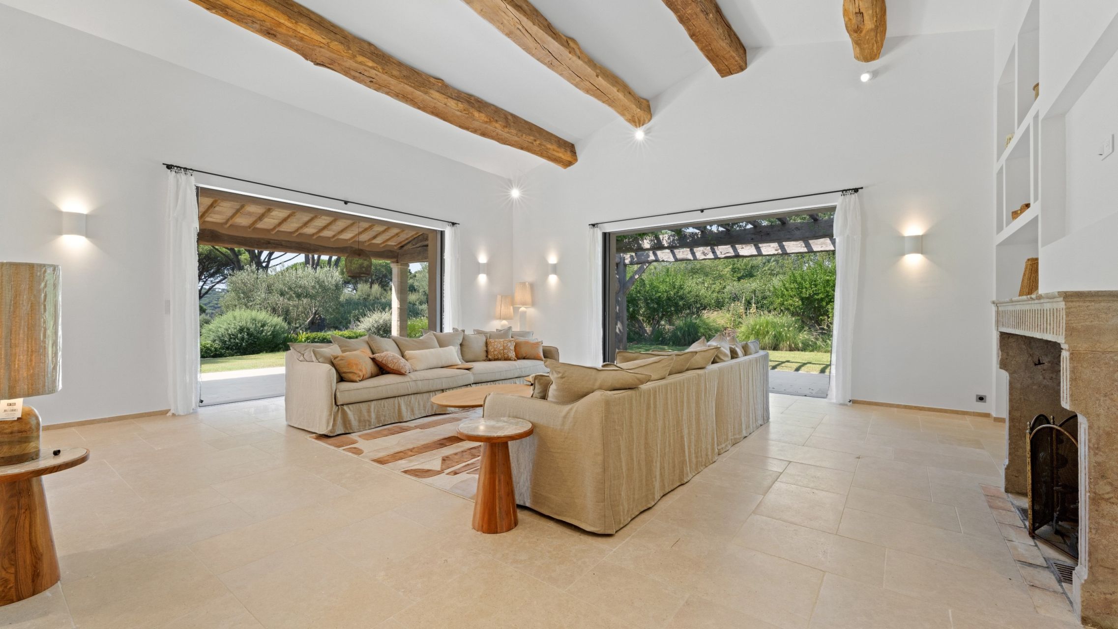 provencal house 13 Rooms for sale on ST TROPEZ (83990)