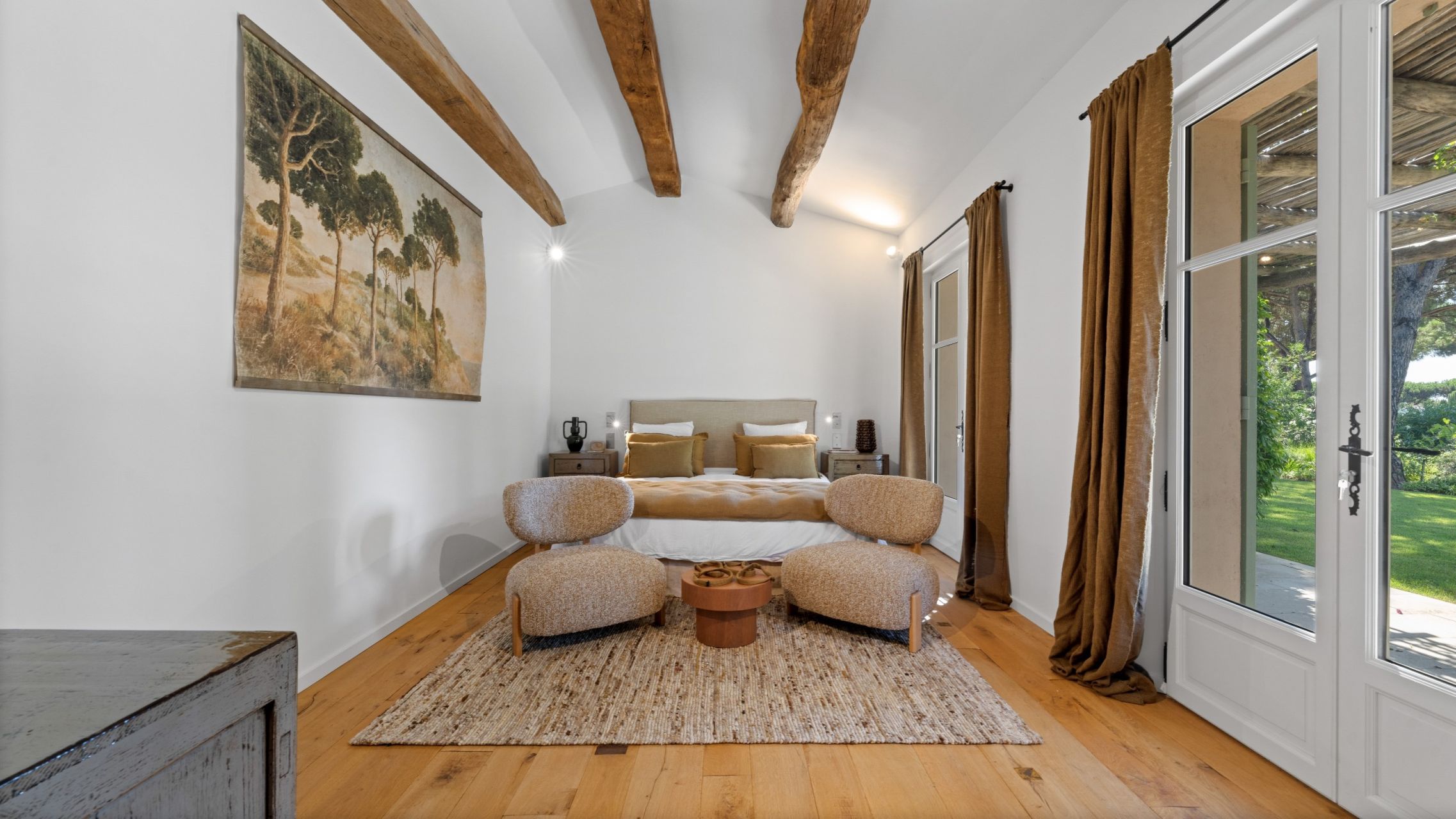 provencal house 13 Rooms for sale on ST TROPEZ (83990)
