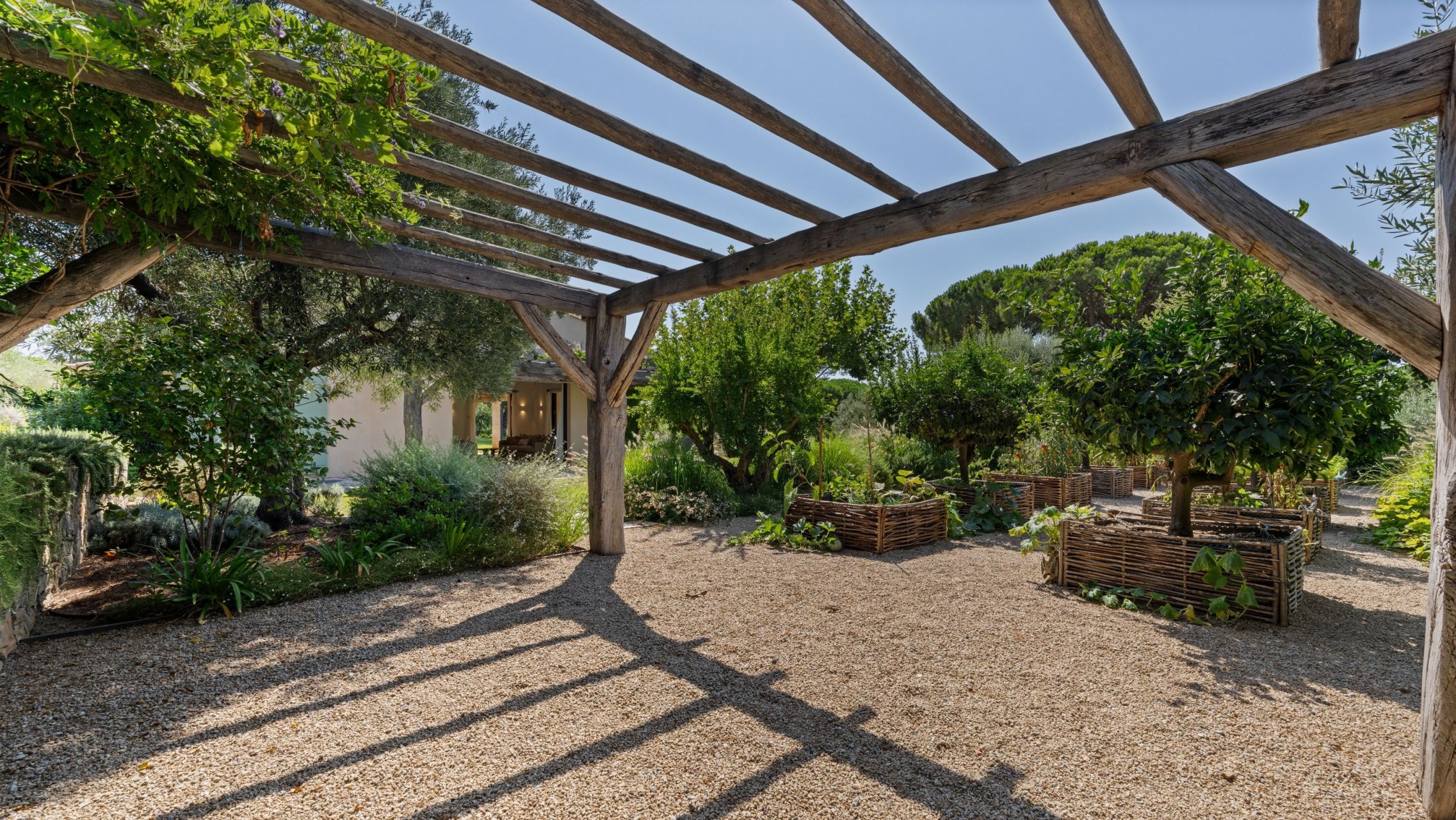 provencal house 13 Rooms for sale on ST TROPEZ (83990)