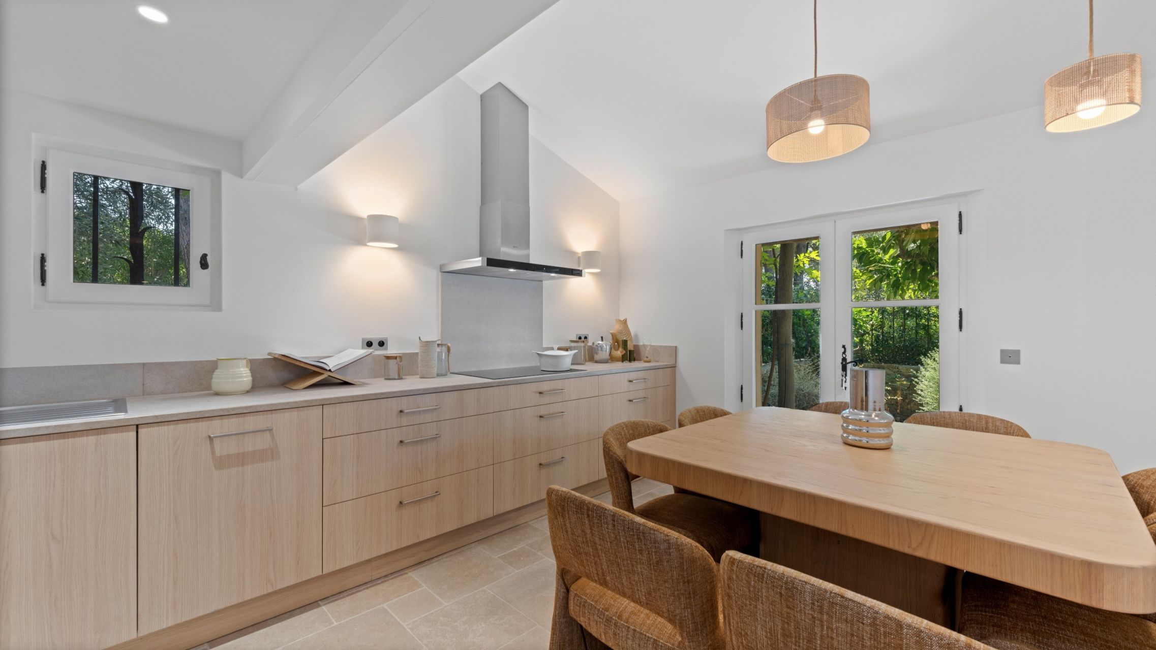 provencal house 13 Rooms for sale on ST TROPEZ (83990)