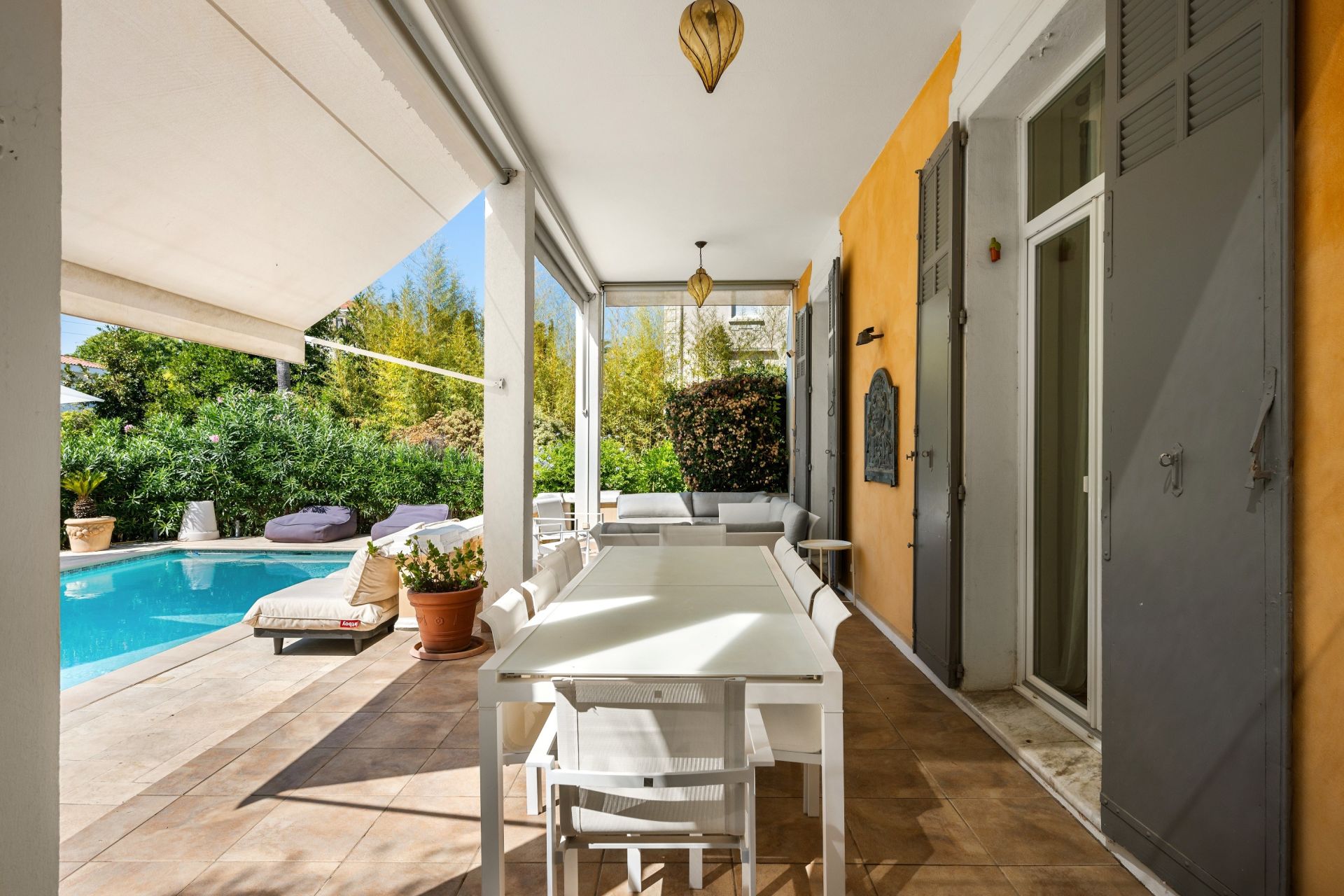 mansion (hôtel particulier) 9 Rooms for sale on CANNES (06400)