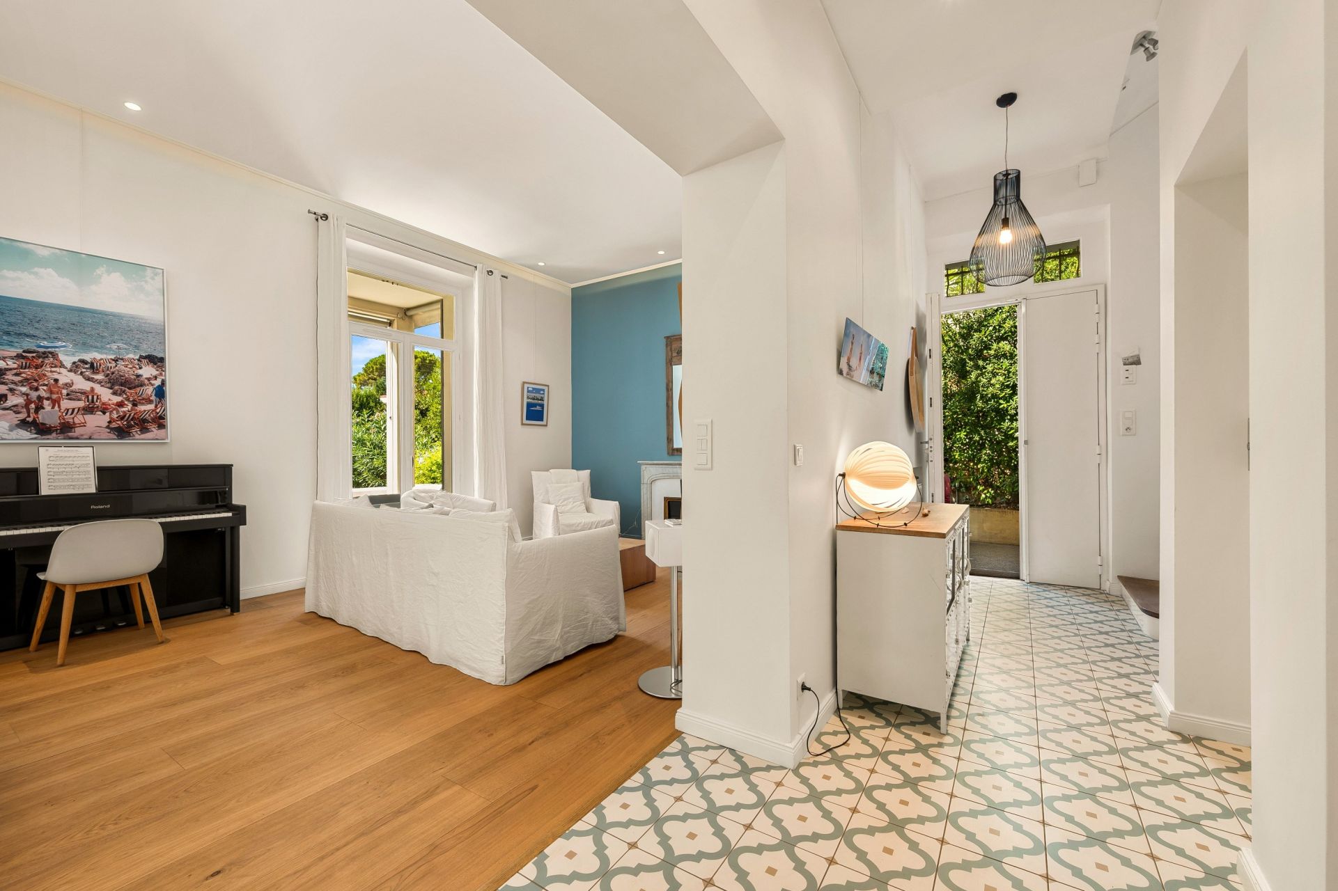 mansion (hôtel particulier) 9 Rooms for sale on CANNES (06400)