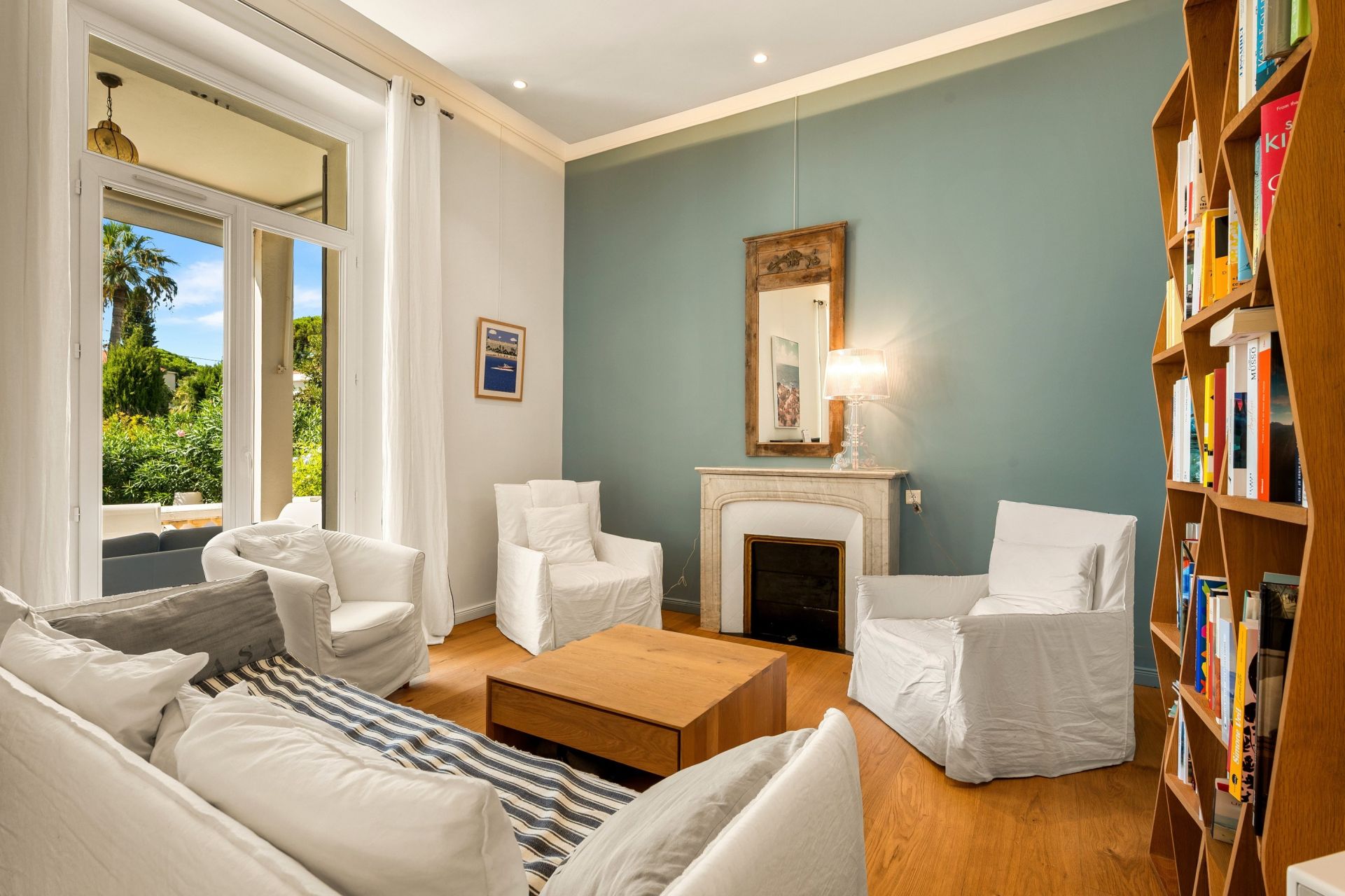 mansion (hôtel particulier) 9 Rooms for sale on CANNES (06400)