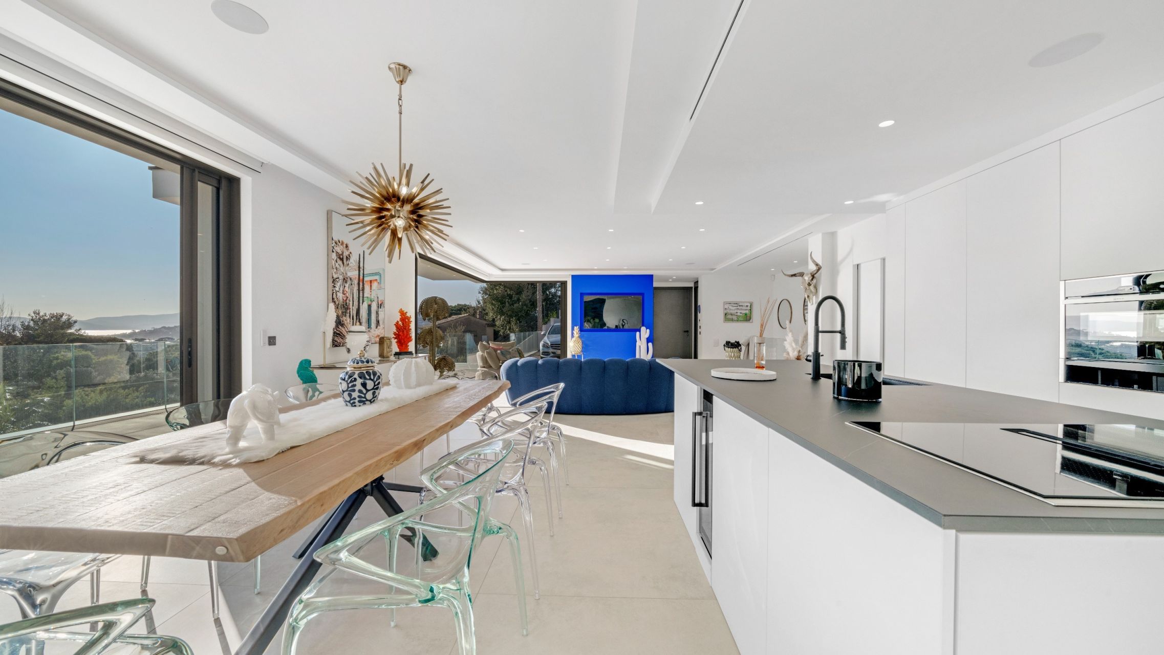 contemporary house 8 Rooms for sale on STE MAXIME (83120)