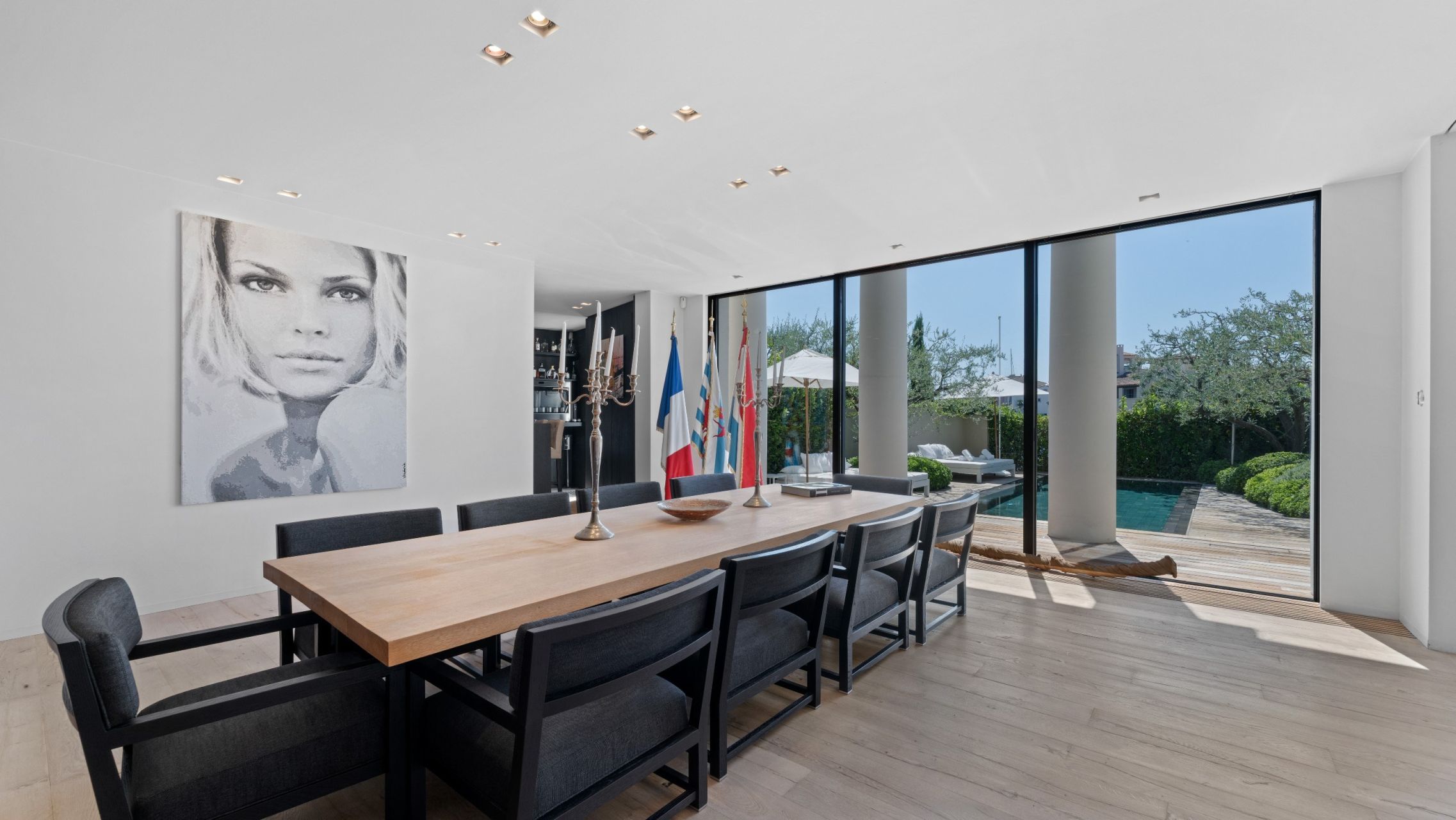 mansion 8 Rooms for sale on PORT GRIMAUD (83310)