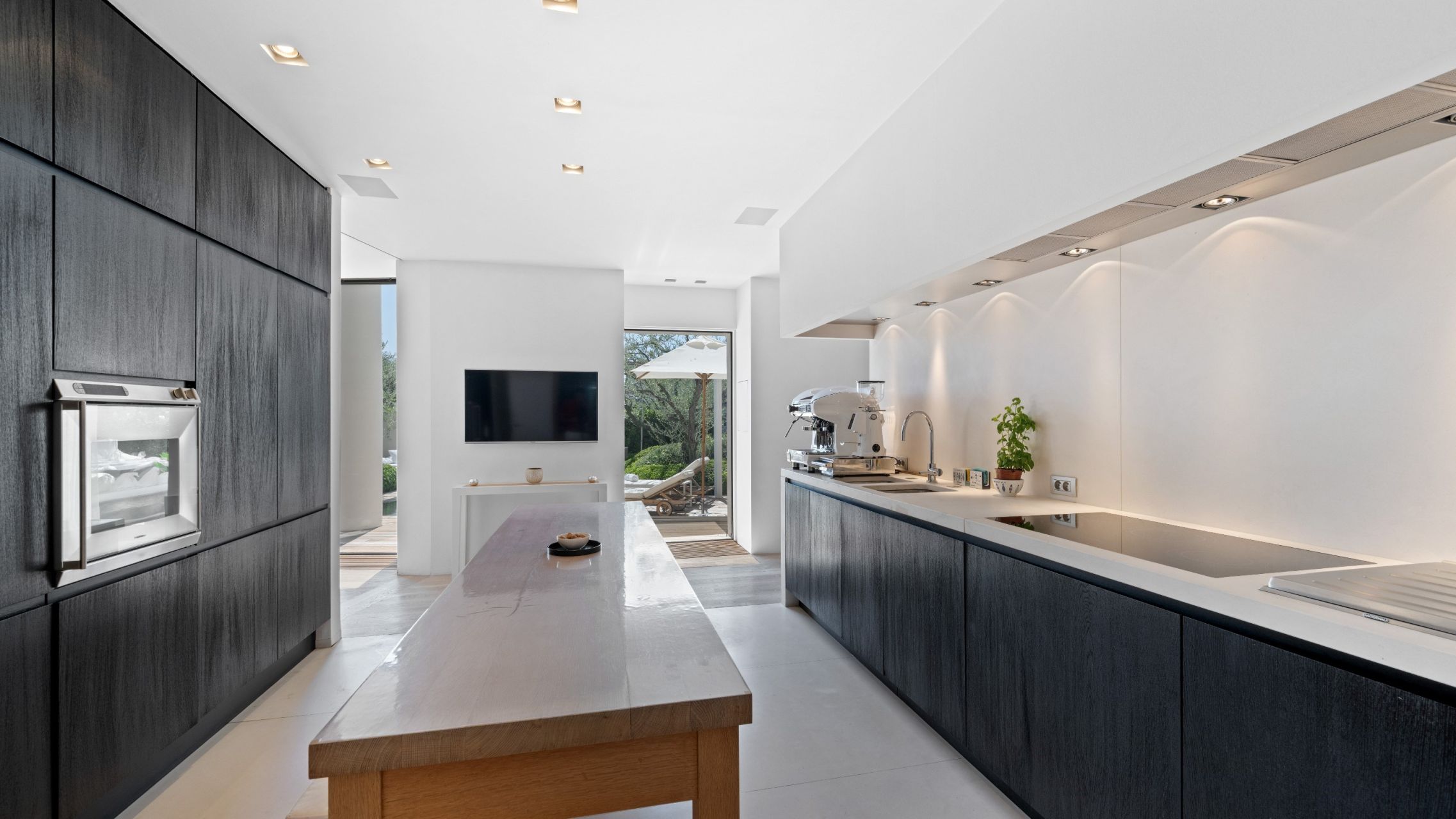 mansion 8 Rooms for sale on PORT GRIMAUD (83310)