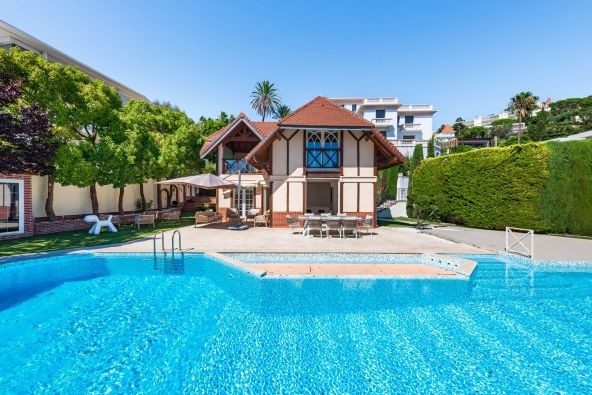 Vente Villa Cannes 9&nbsp;Pièces 275&nbsp;m²