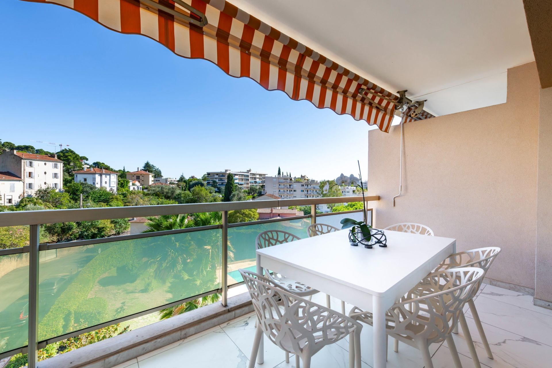 apartment 2 Rooms for sale on LE CANNET (06110)