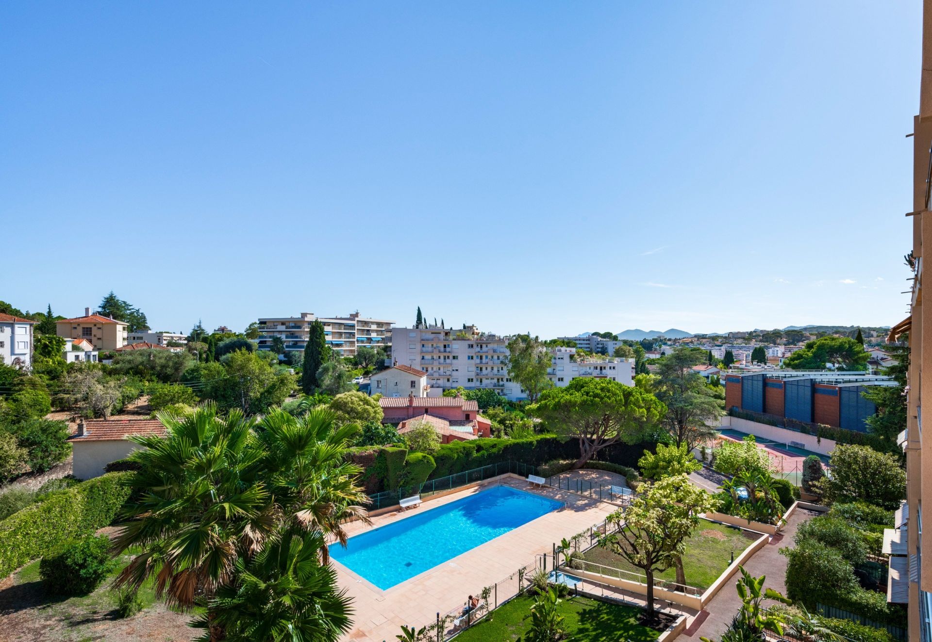 apartment 2 Rooms for sale on LE CANNET (06110)