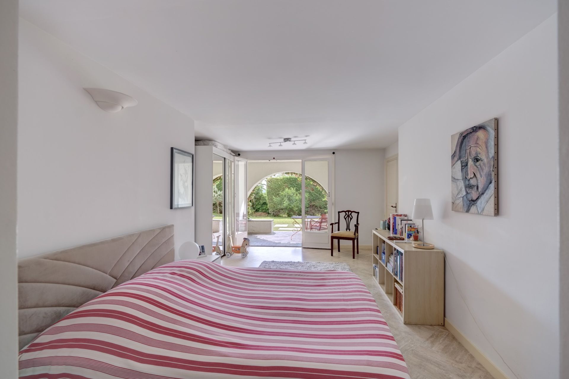 bastide 8 Rooms for sale on LE GOLFE JUAN (06220)