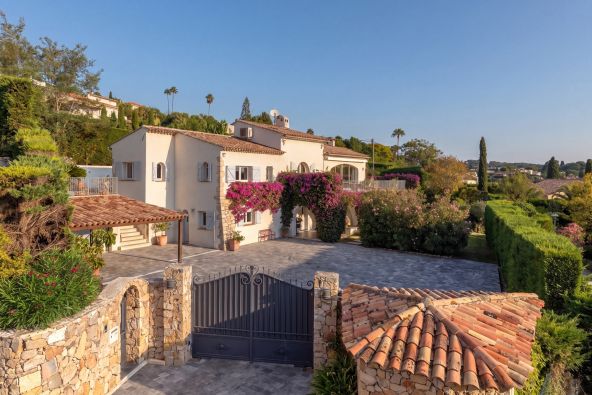 Sale Bastide Le Golfe Juan 8&nbsp;Rooms 268&nbsp;m²
